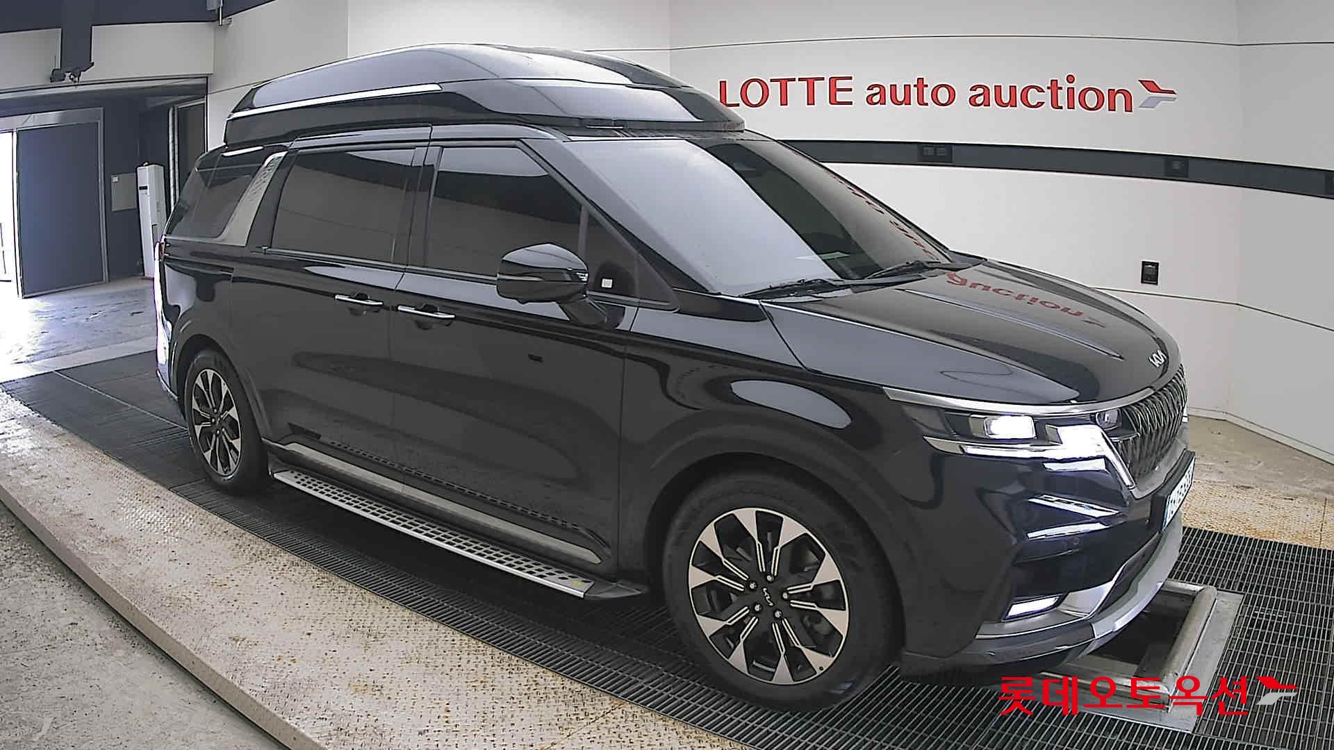 2023 - kia carnival
