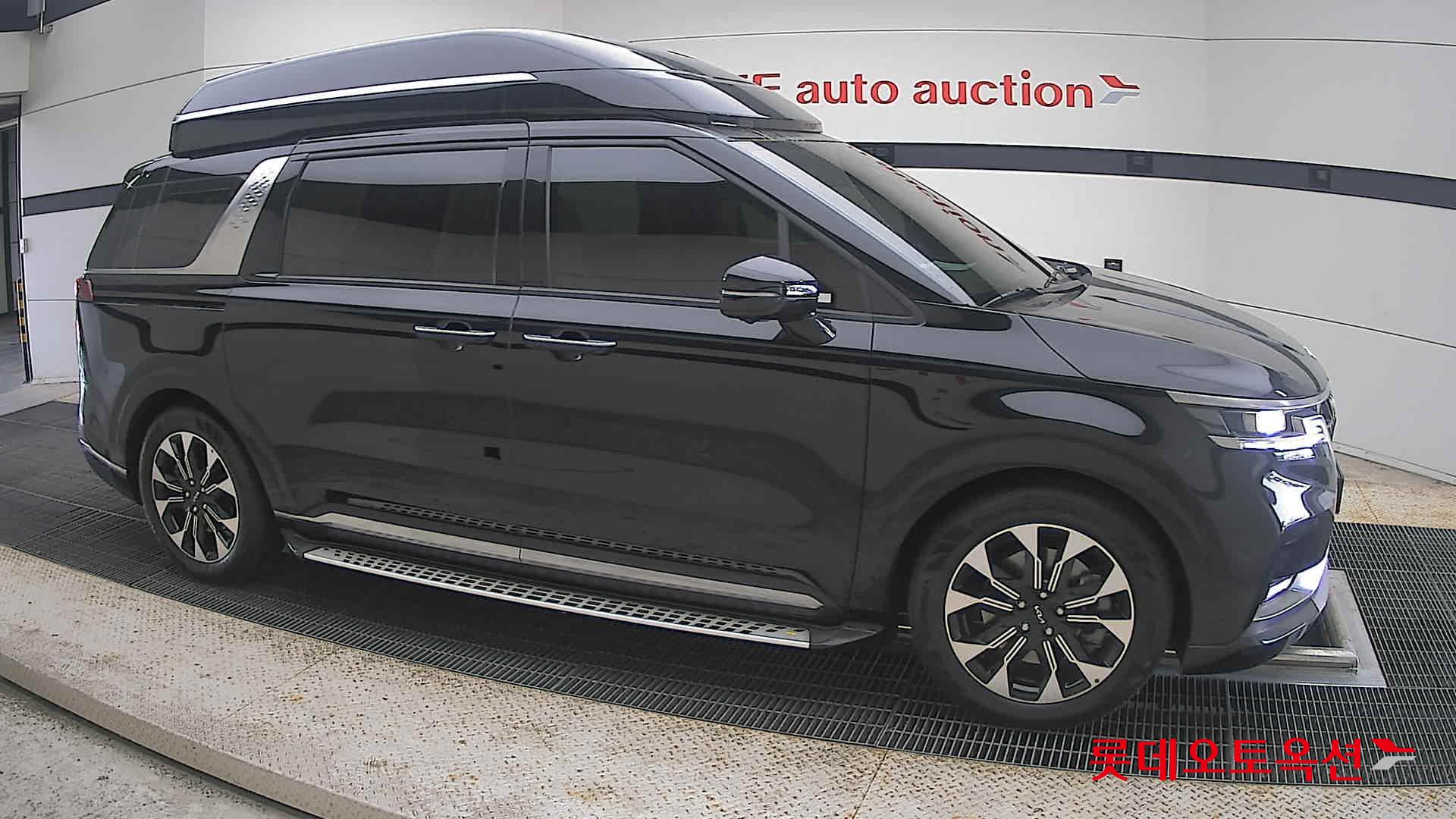 2023 - kia carnival