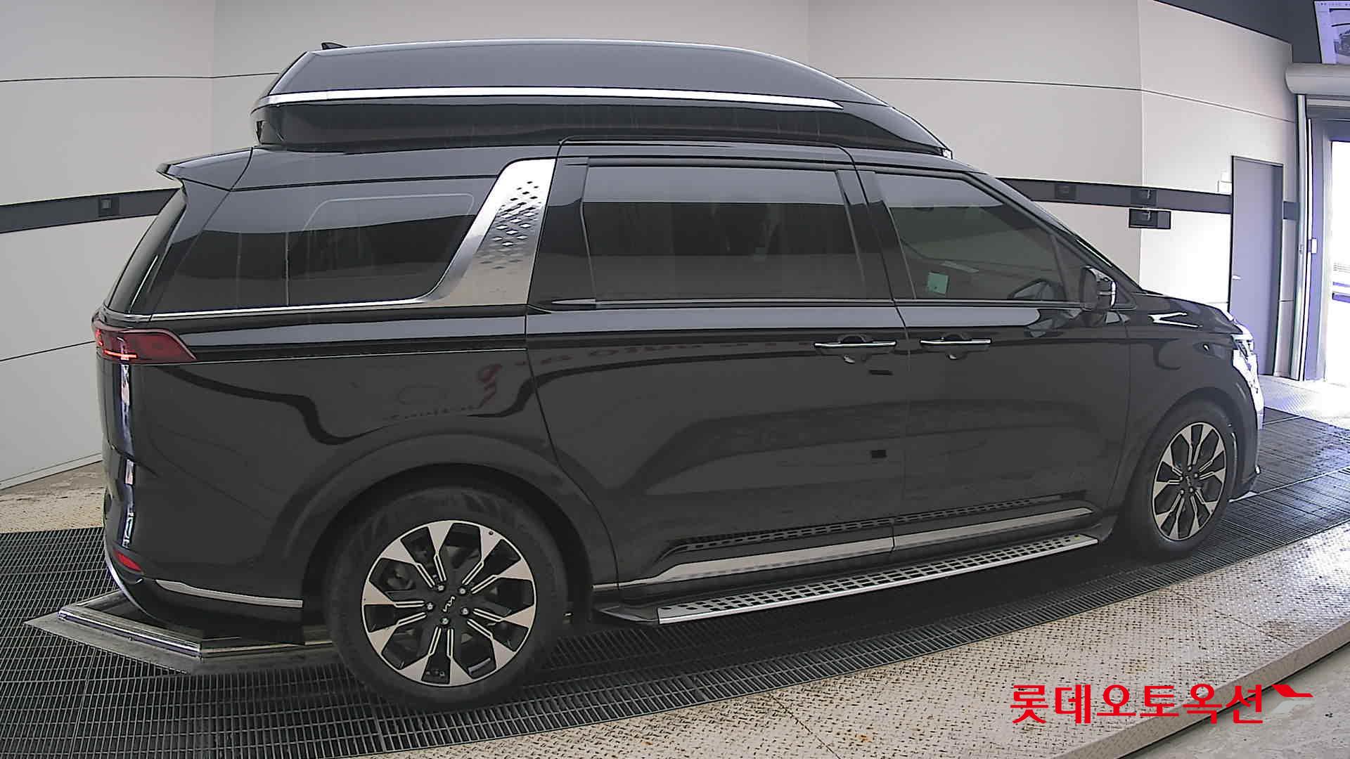 2023 - kia carnival