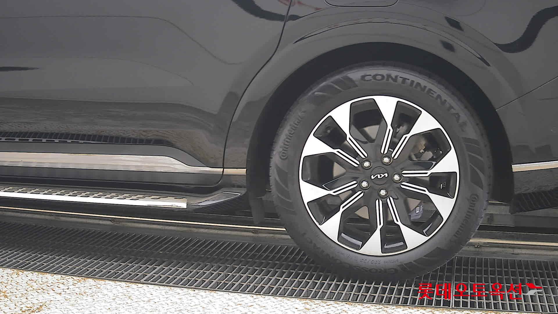 2023 - kia carnival
