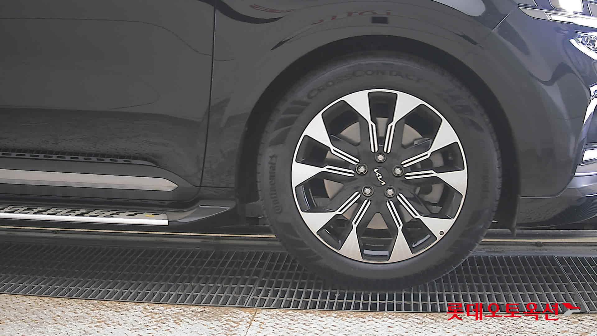 2023 - kia carnival