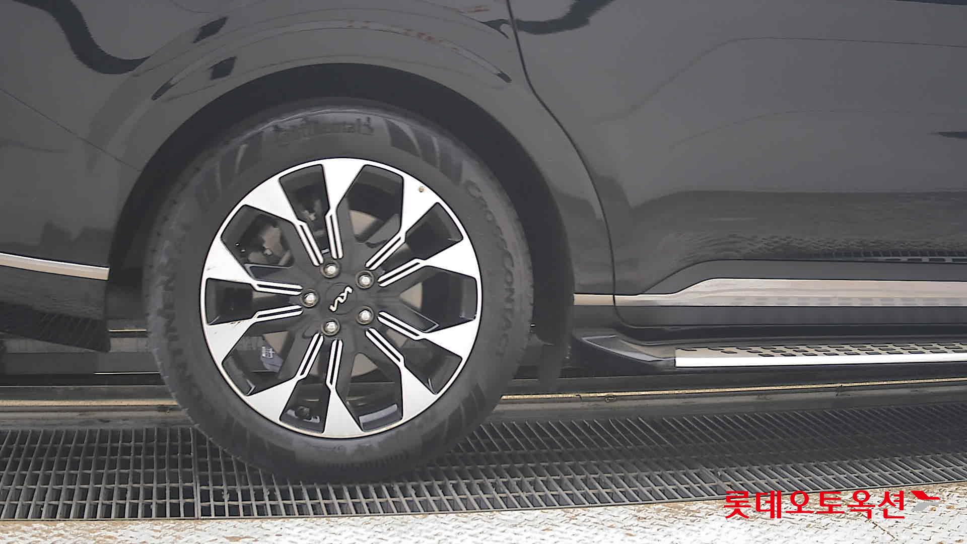 2023 - kia carnival
