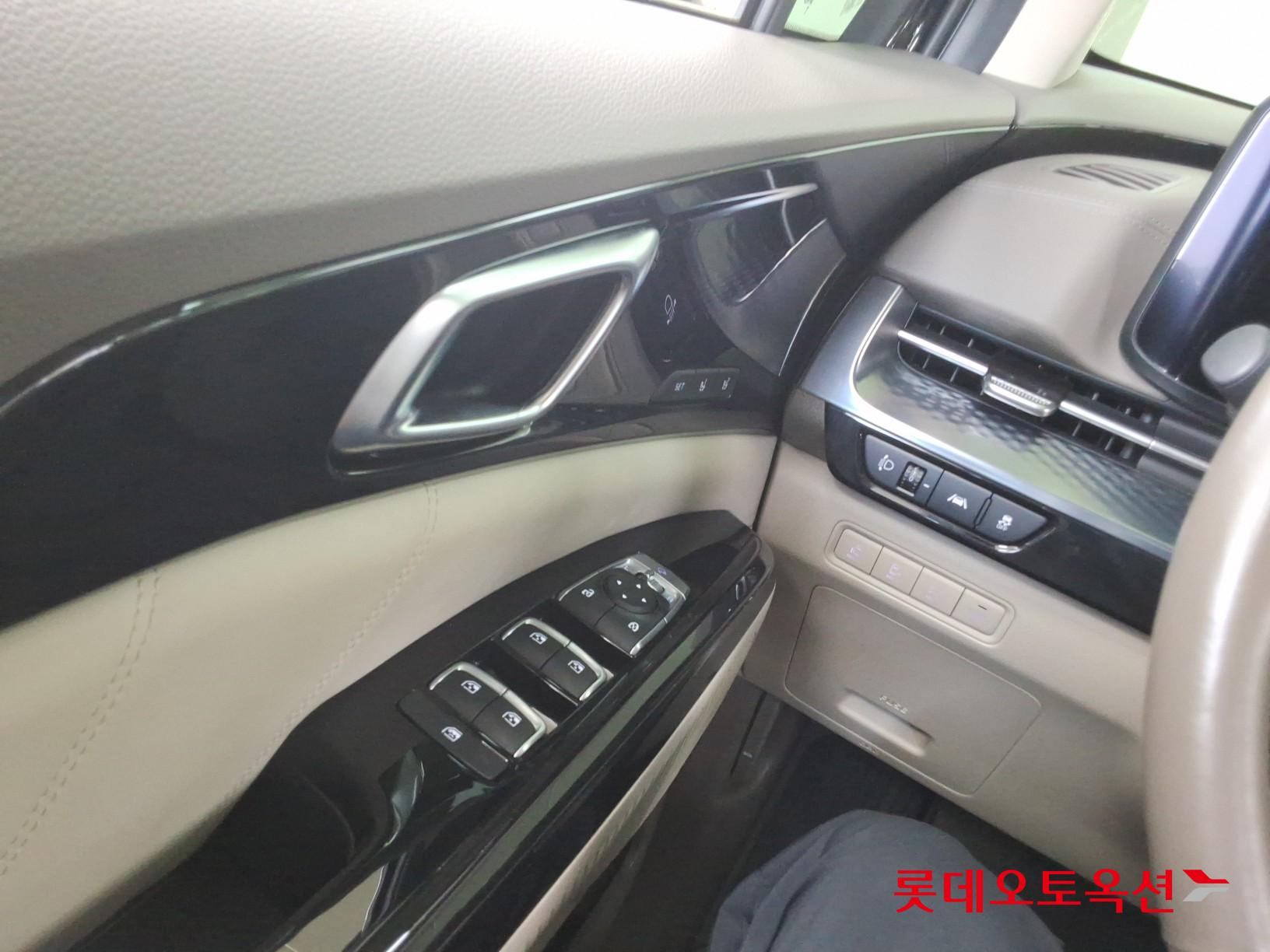 2023 - kia carnival