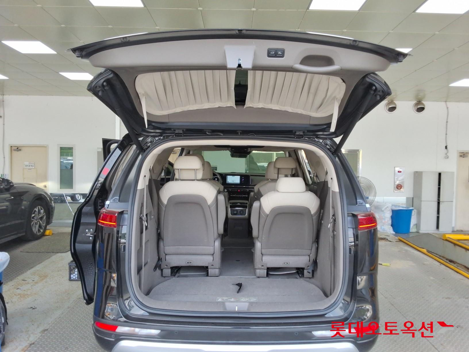 2023 - kia carnival