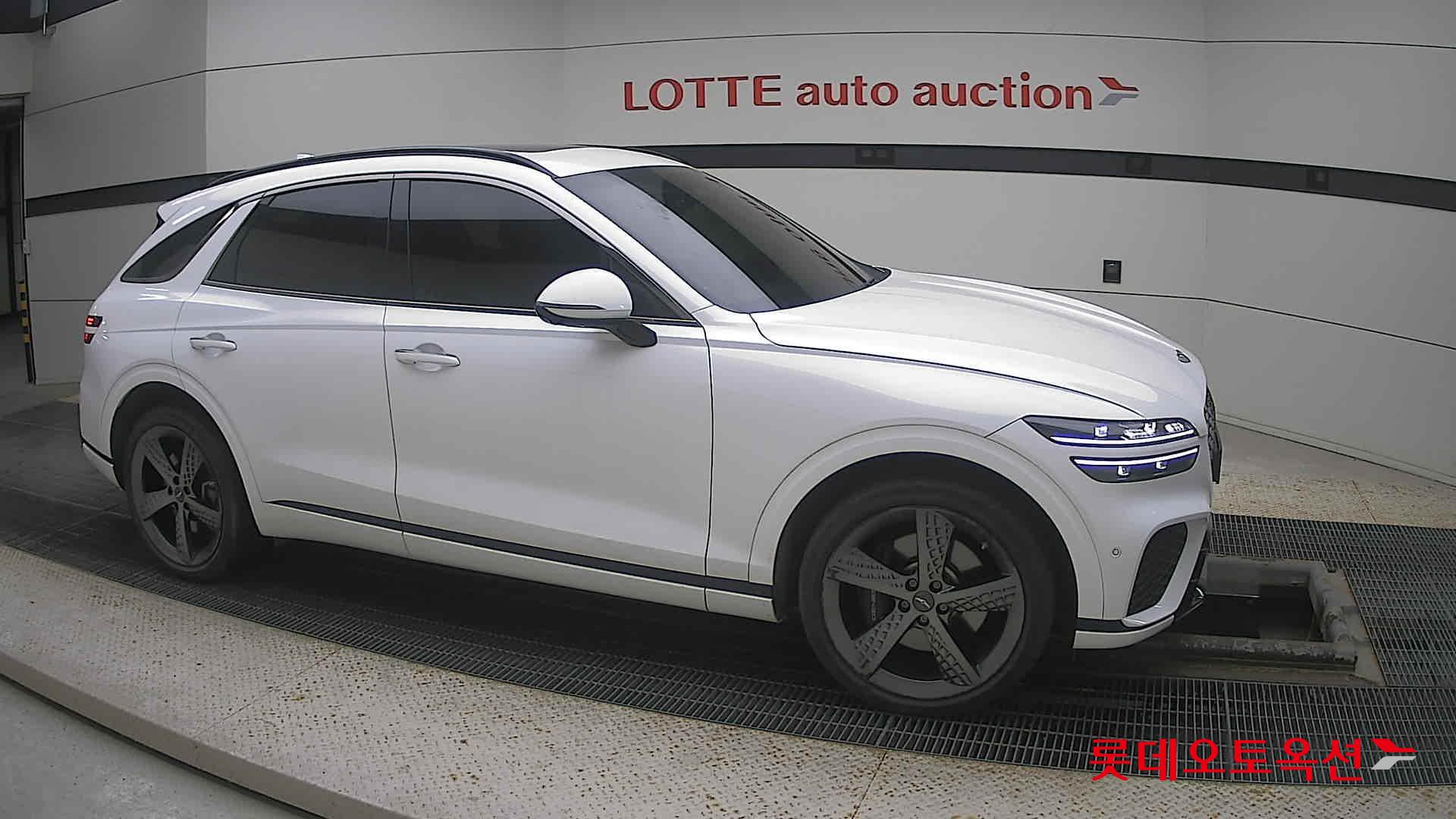 2022 - genesis gv70