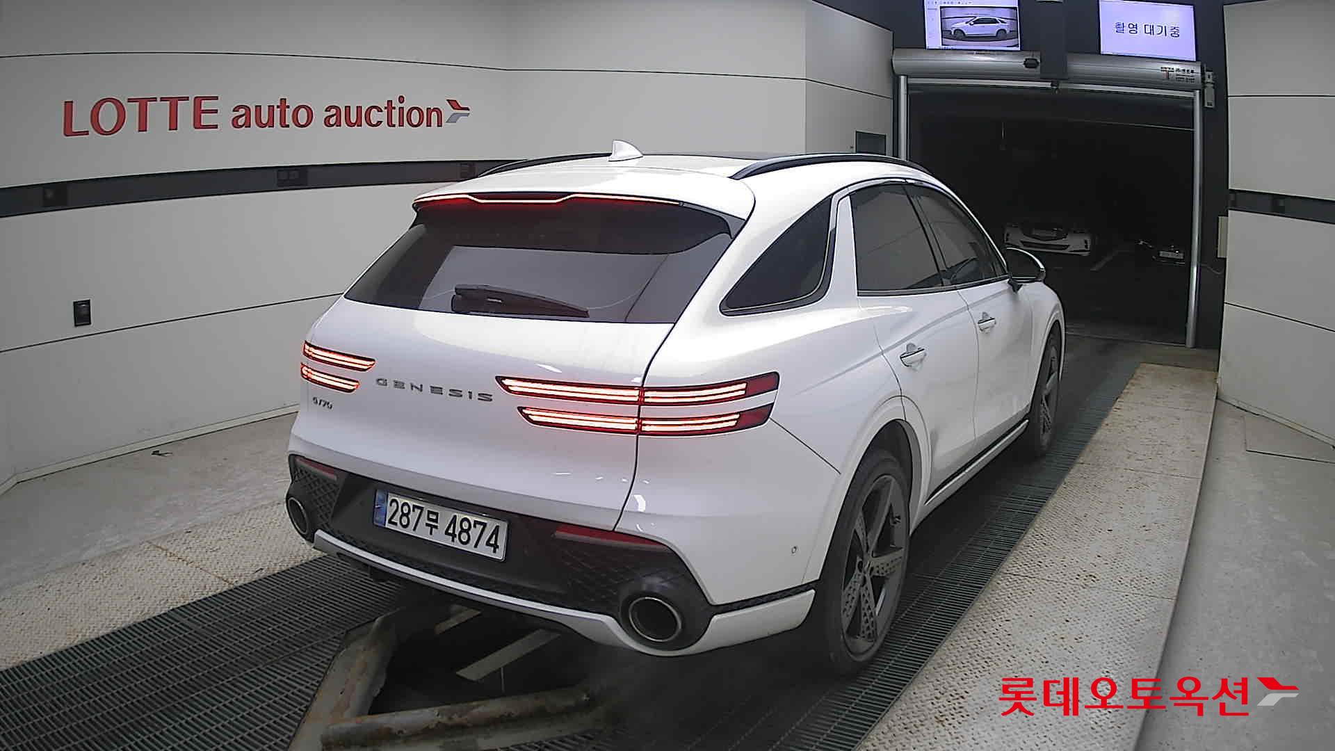 2022 - genesis gv70