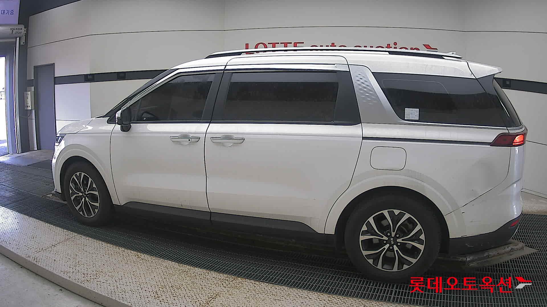 Kia Carnival id 3628848 из Кореи 11