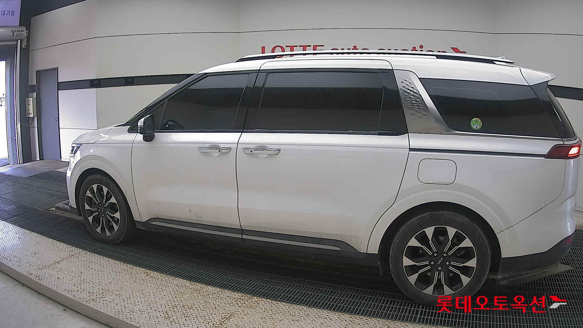 Kia Carnival id 3628820 из Кореи 11