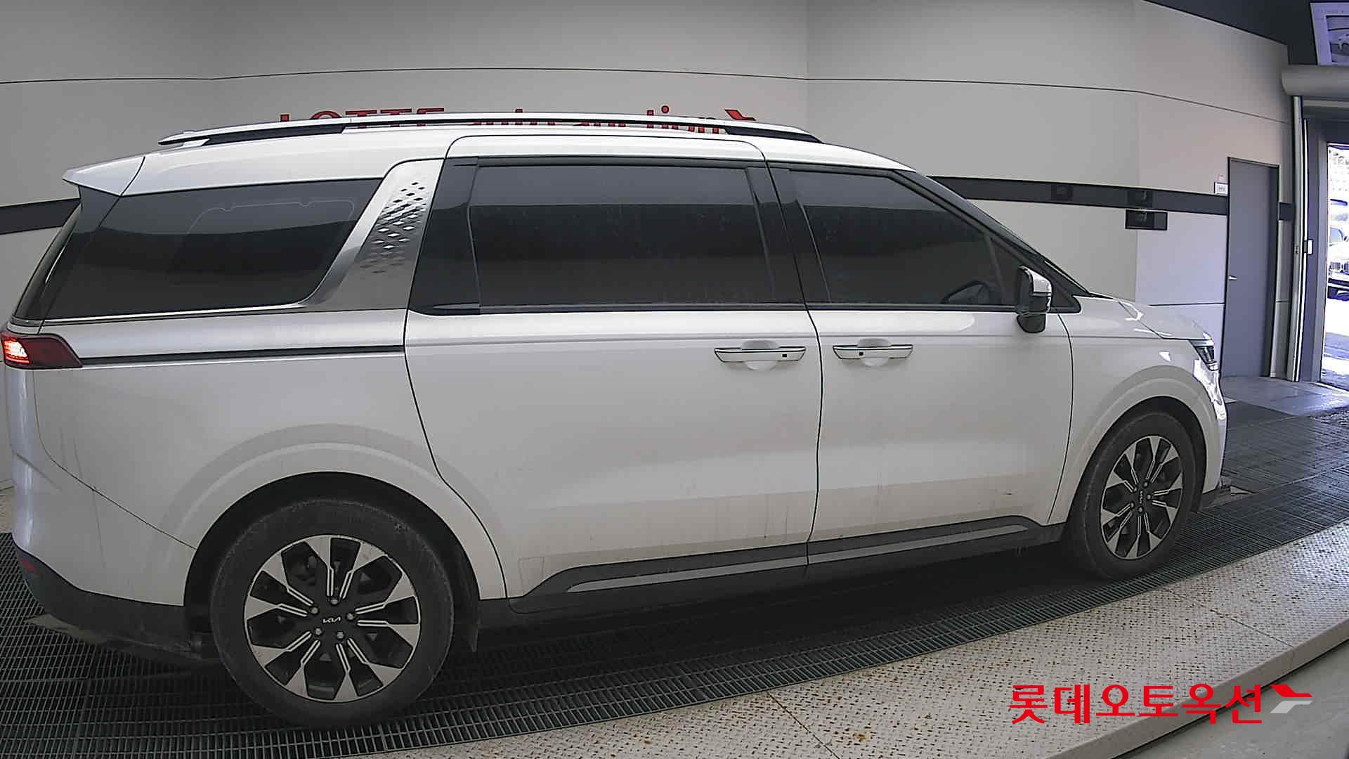 Kia Carnival id 3628820 из Кореи 18