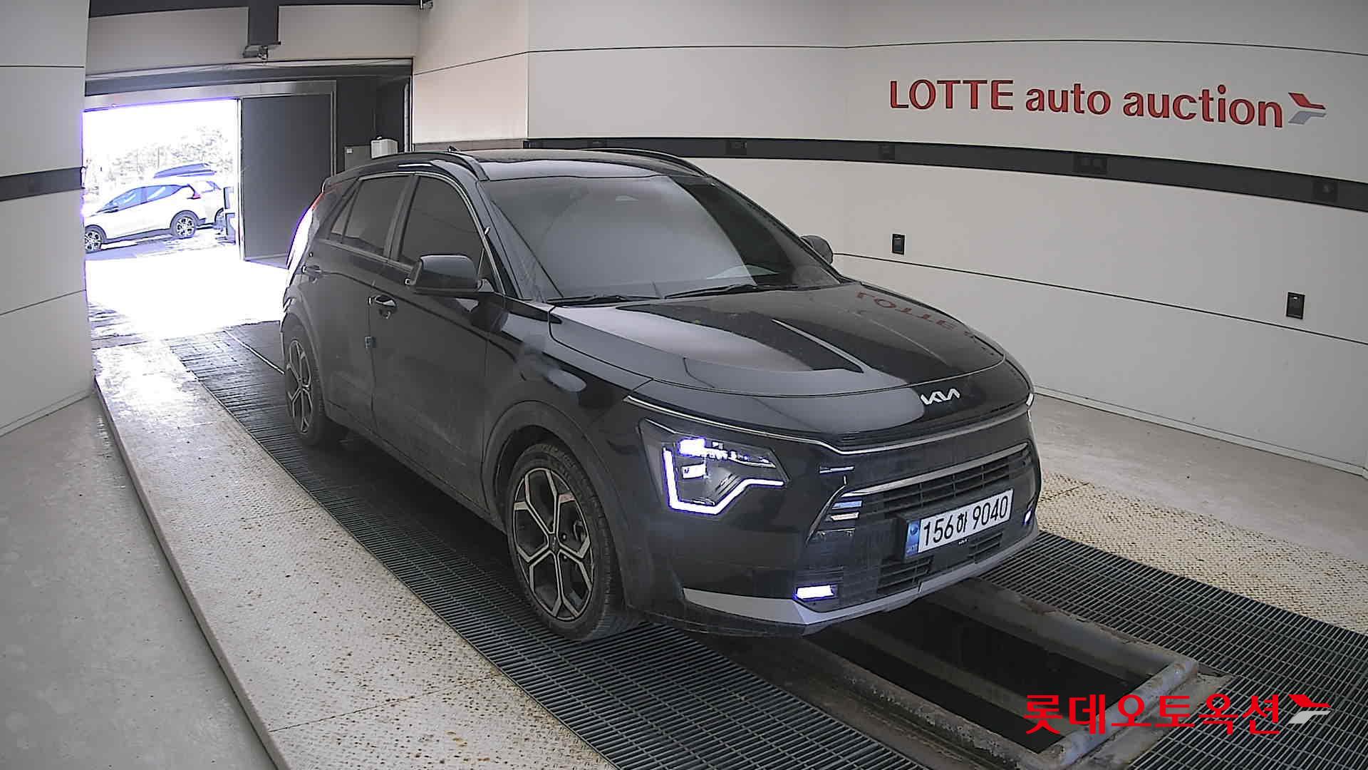 Kia Niro Hybrid 2024 Черный из Кореи, фото 2