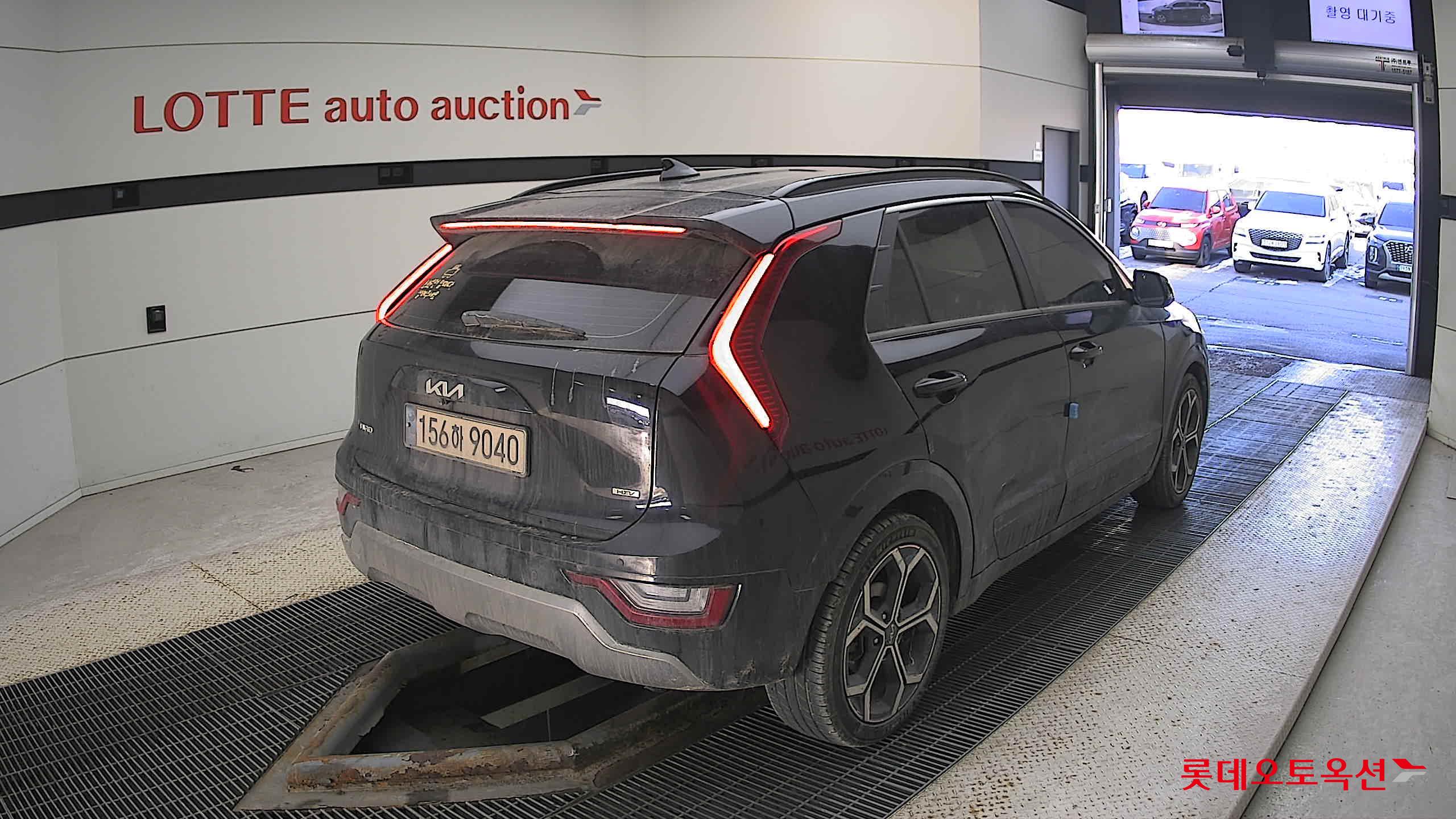 Kia Niro Hybrid 2024 Черный из Кореи, фото 4