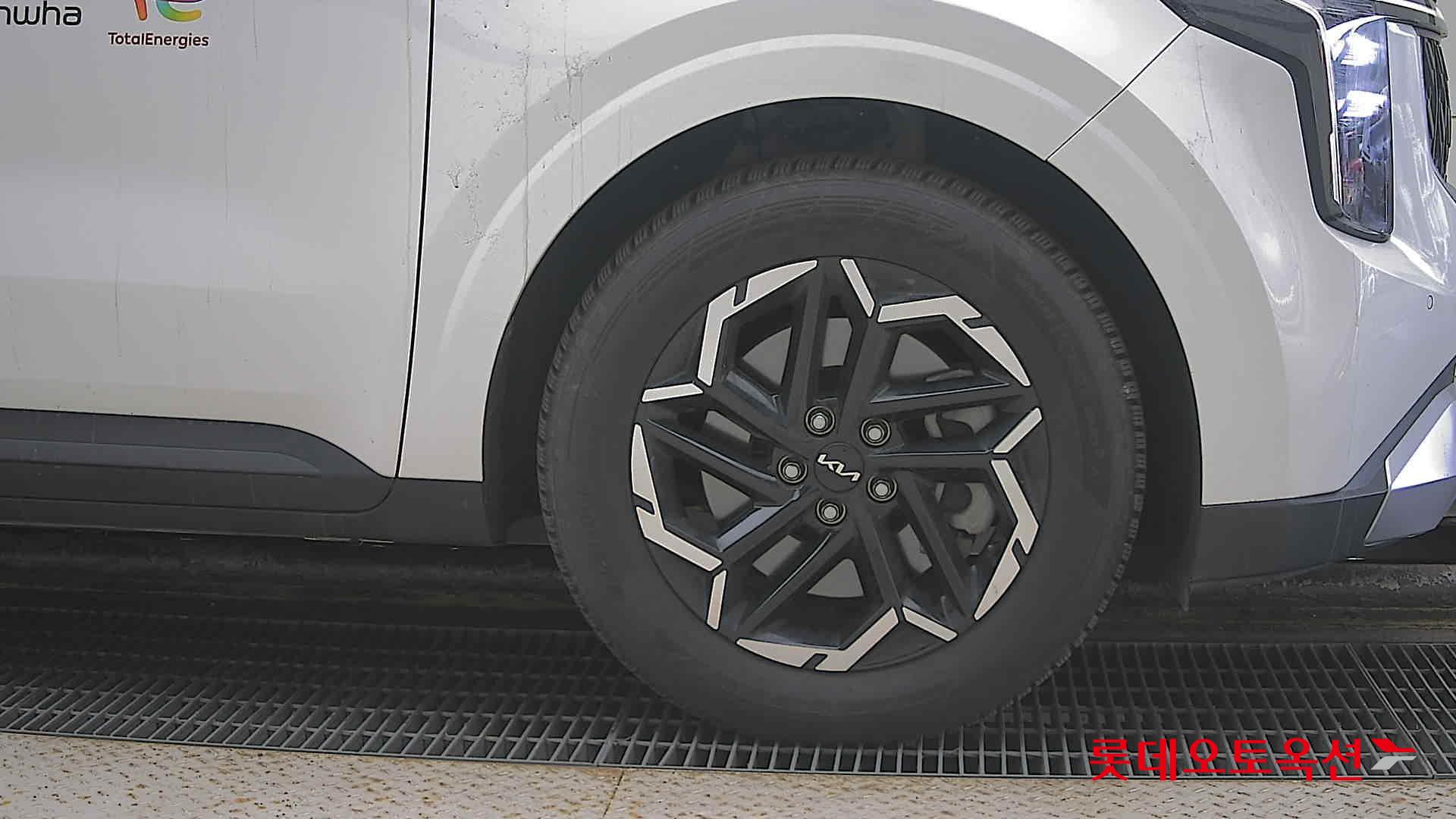 Kia Carnival id 3633622 из Кореи 23