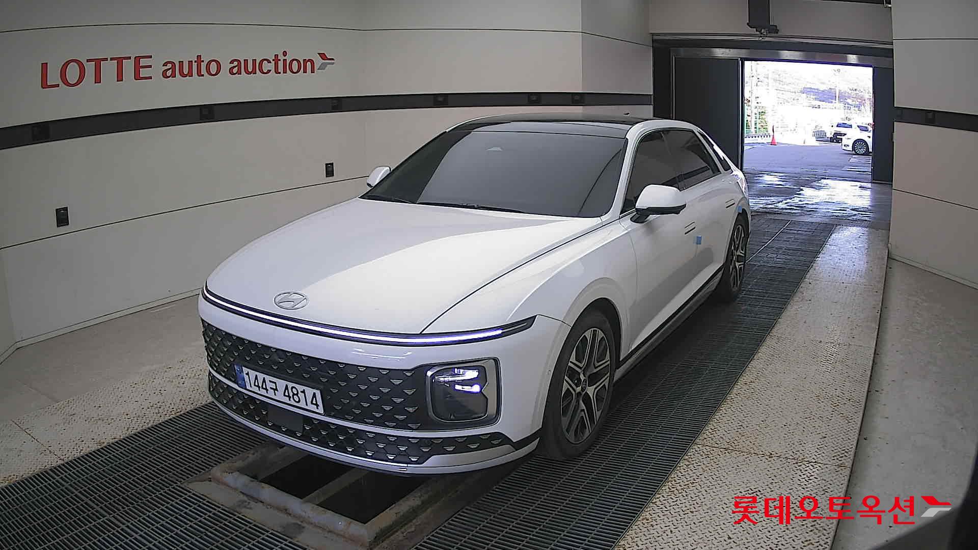 Hyundai Grandeur 2023 Белый из Кореи