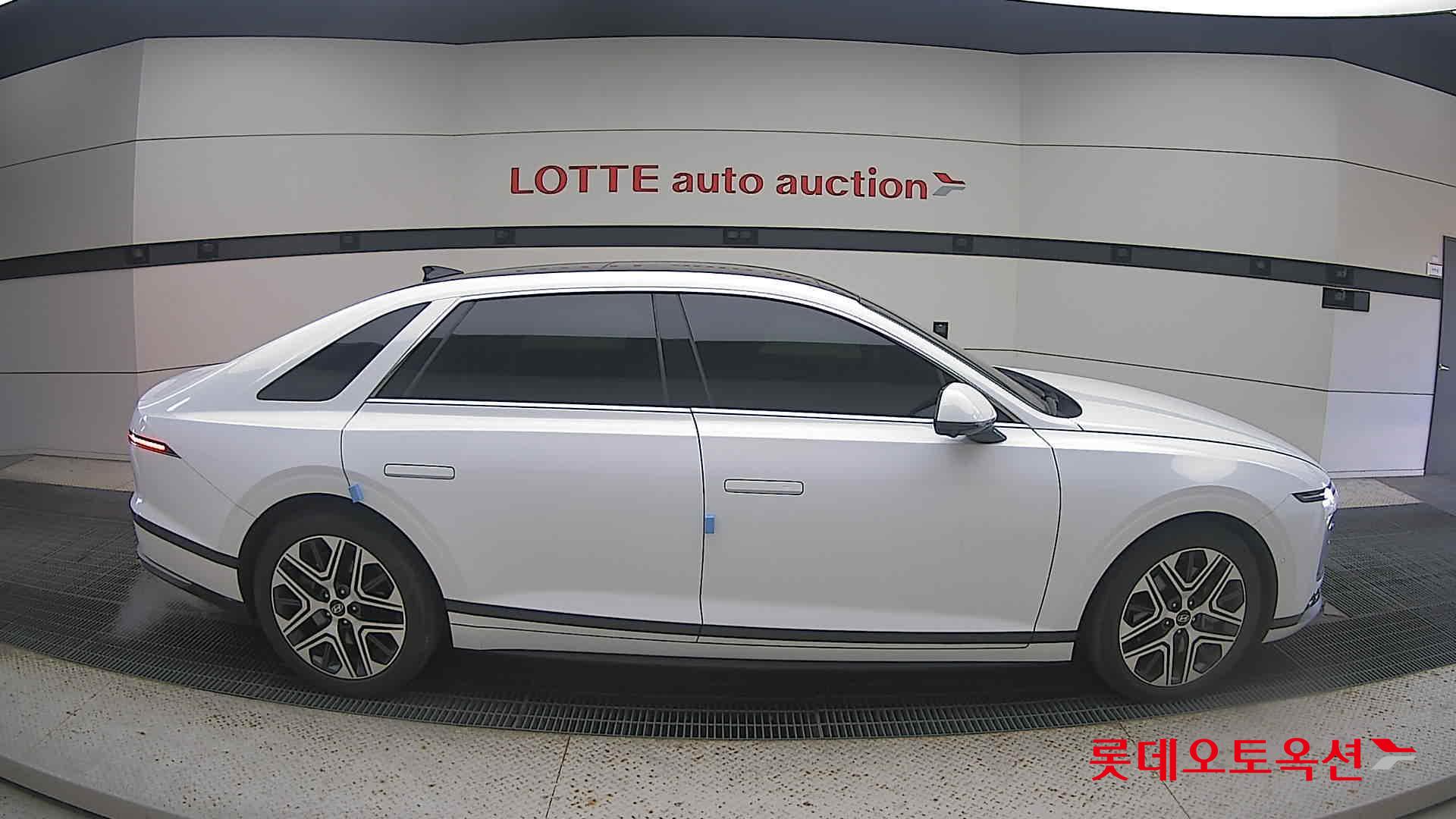 Hyundai Grandeur 2023 Белый из Кореи, фото 3