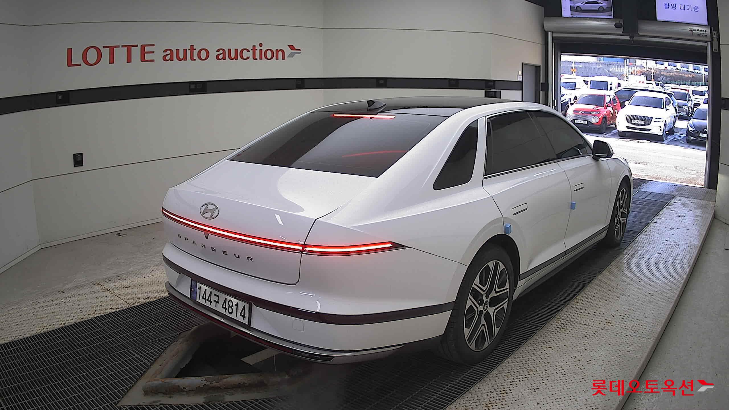 Hyundai Grandeur 2023 Белый из Кореи, фото 4