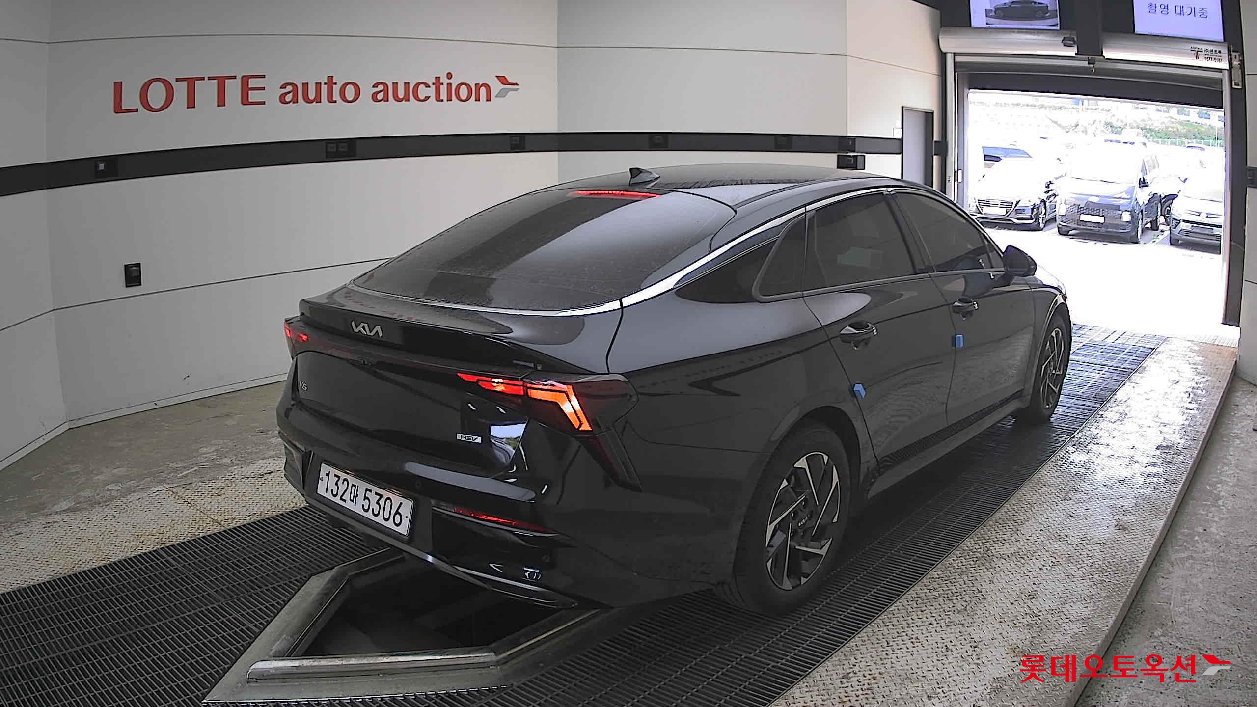 Kia K5 - 5