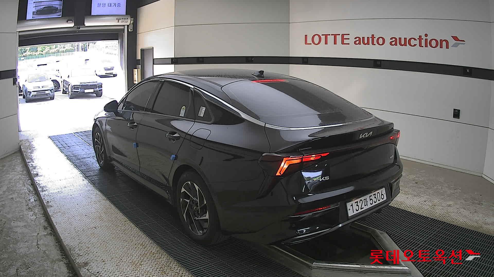 Kia K5 - 4