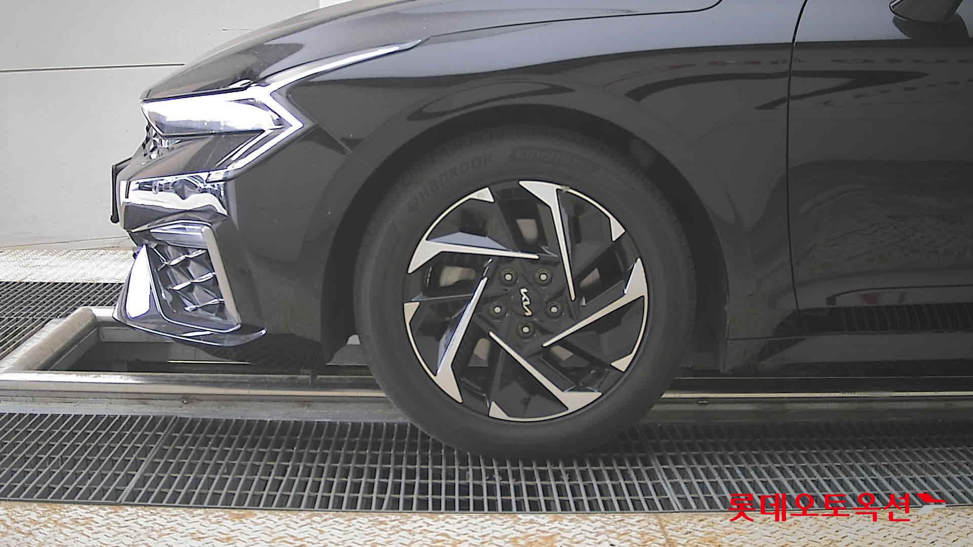 Kia K5 - 25