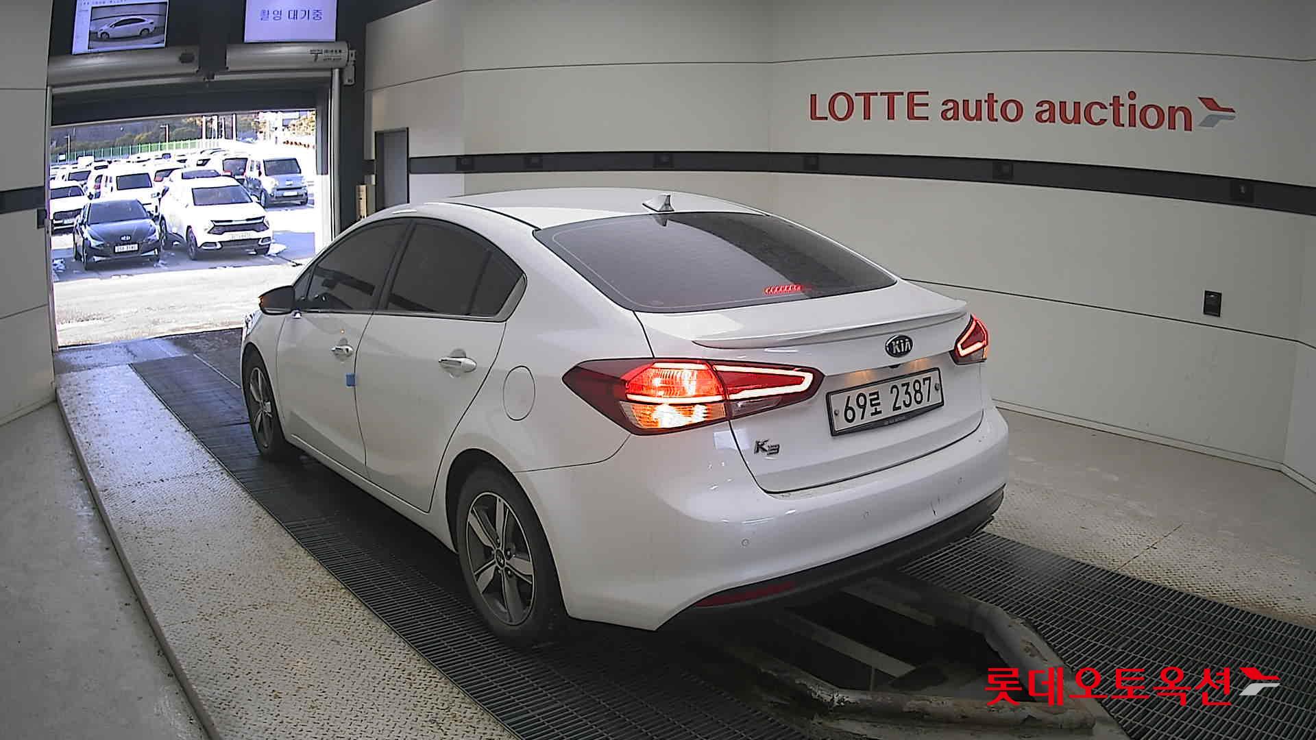 Kia K3 2018 Белый из Кореи, фото 6