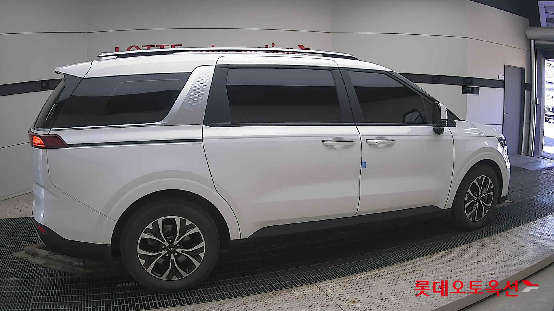 Kia Carnival id 3633665 из Кореи 18