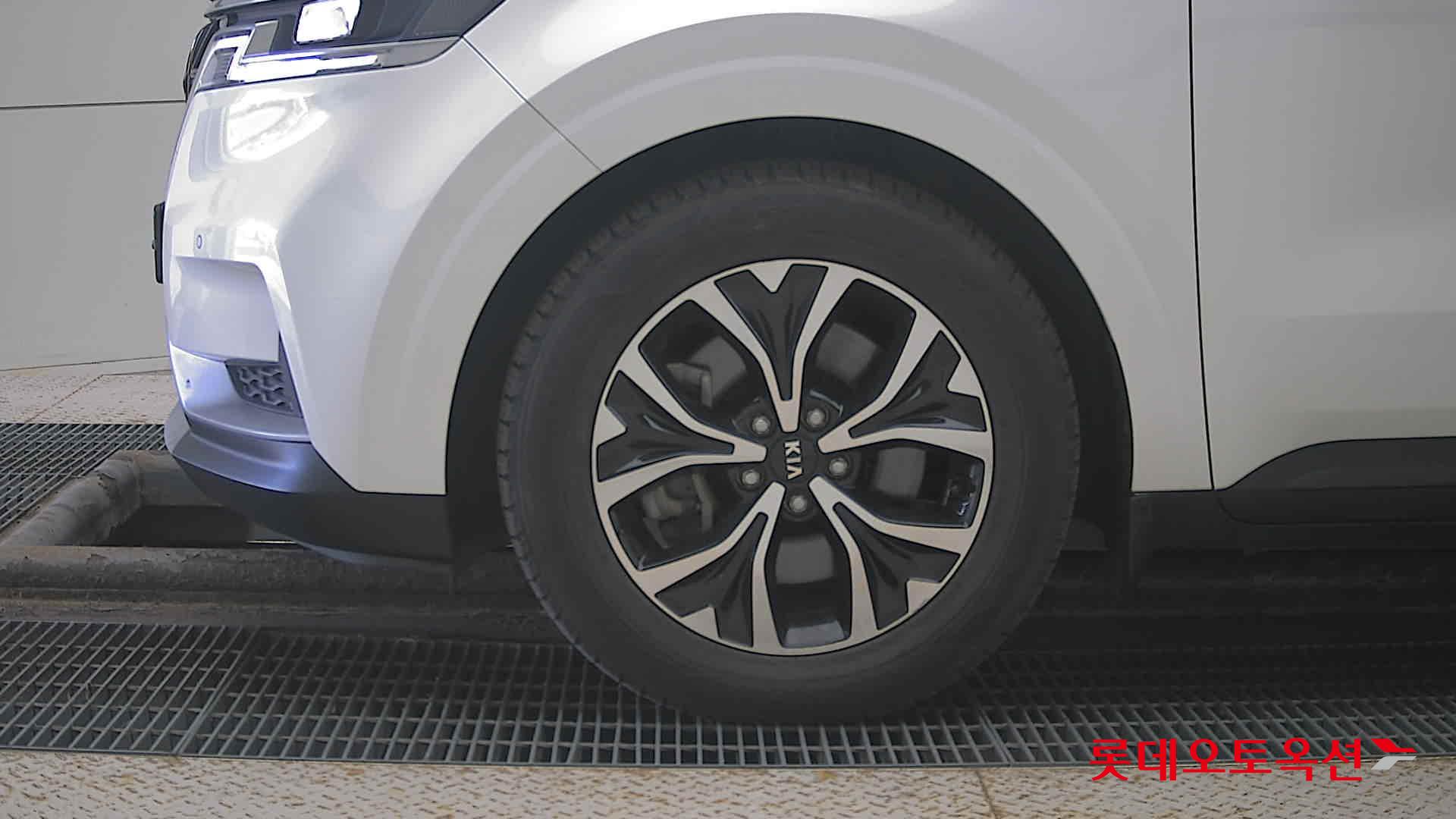 Kia Carnival id 3633665 из Кореи 21