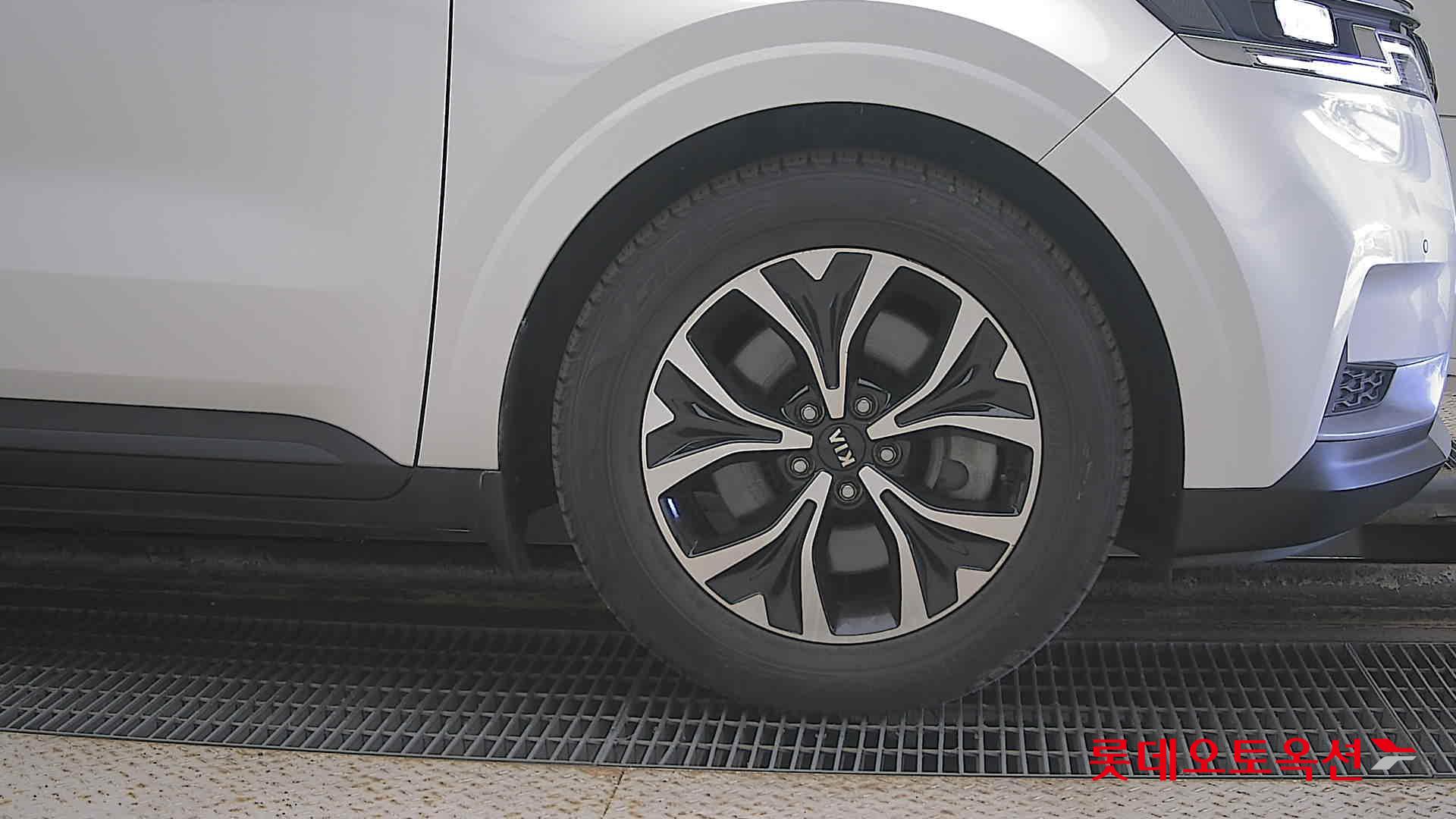 Kia Carnival id 3633665 из Кореи 23