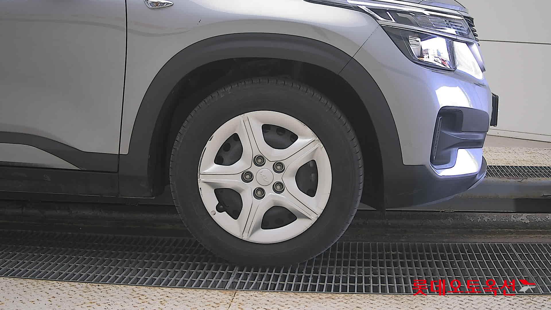 Kia Seltos id 3633621 из Кореи 23