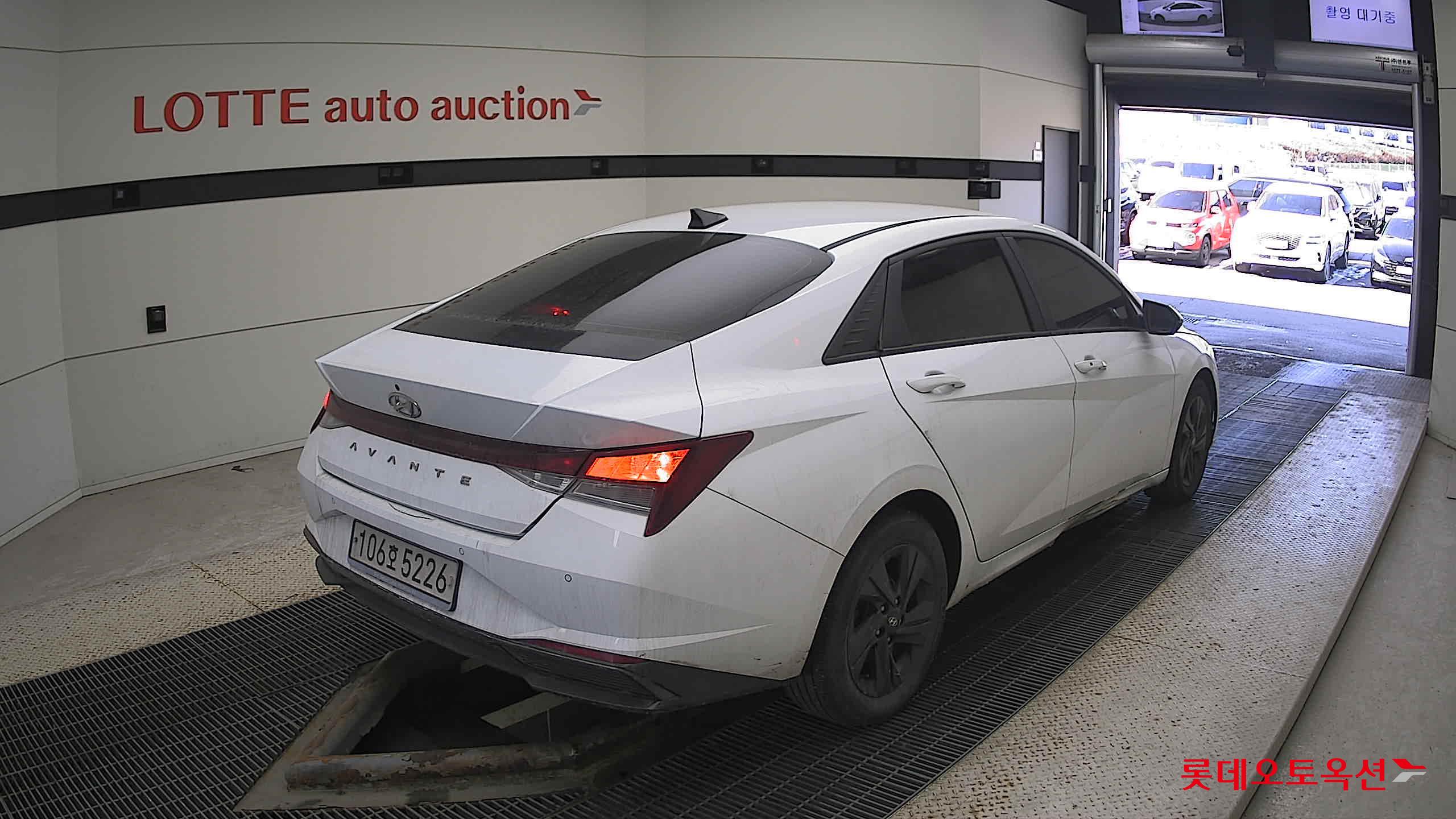 Hyundai Avante Hybrid 2023 Белый из Кореи, фото 4