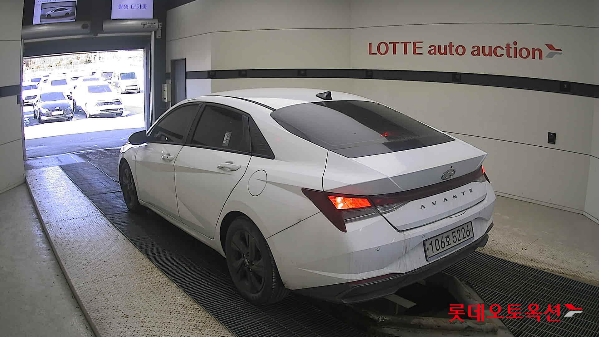 Hyundai Avante Hybrid 2023 Белый из Кореи, фото 6