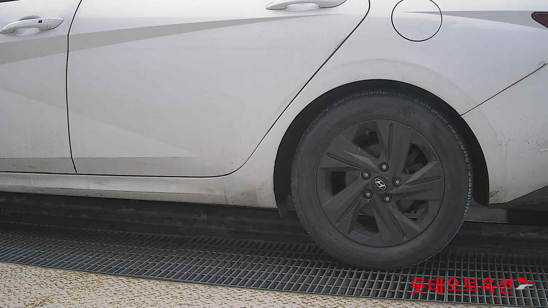 Hyundai Avante Hybrid id 3633567 из Кореи 22