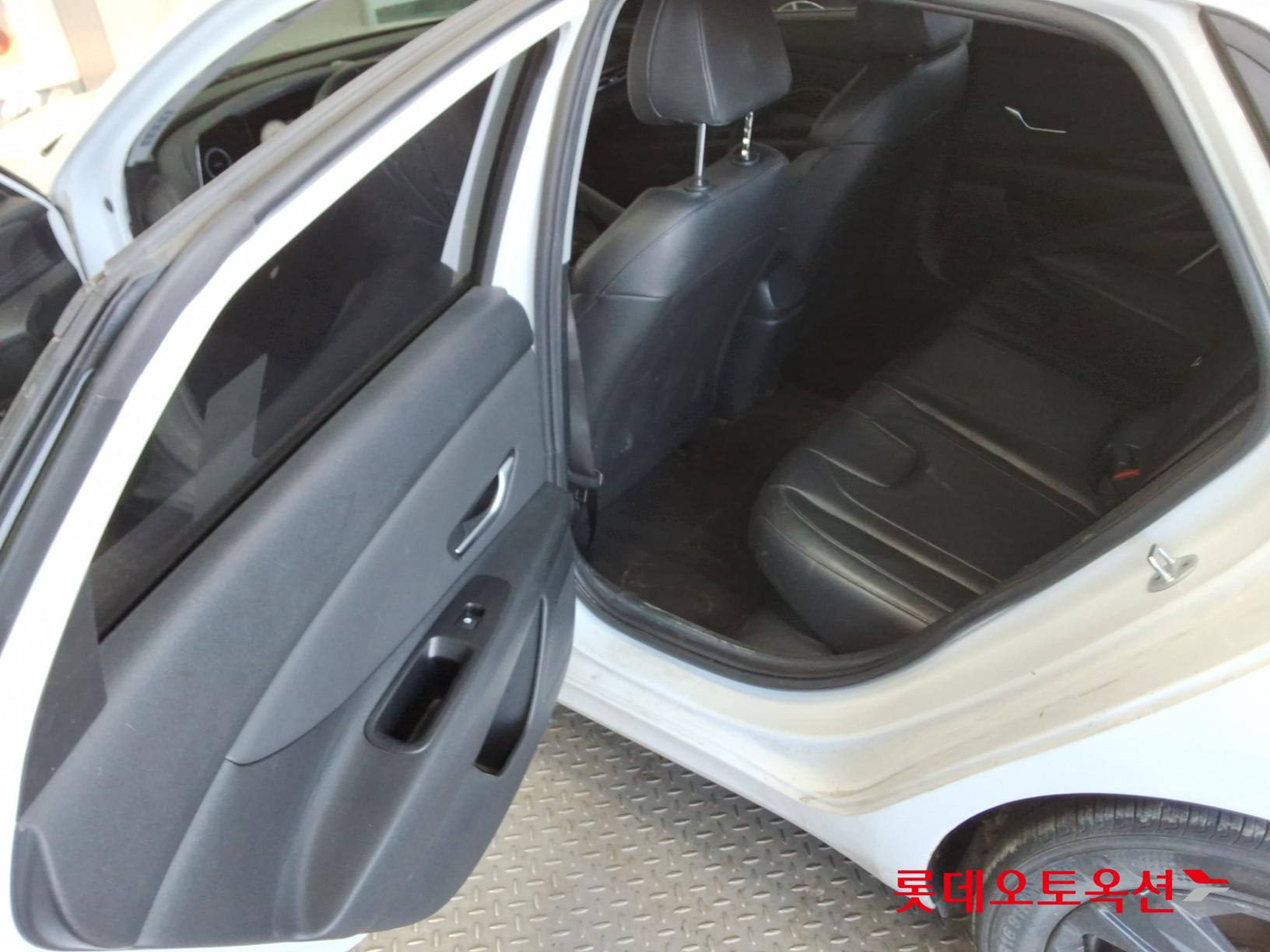 Hyundai Avante Hybrid id 3633567 из Кореи 36