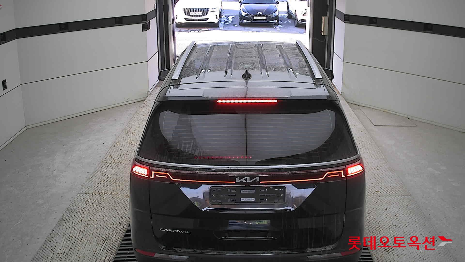 Kia Carnival 2022 Черный из Кореи, фото 5