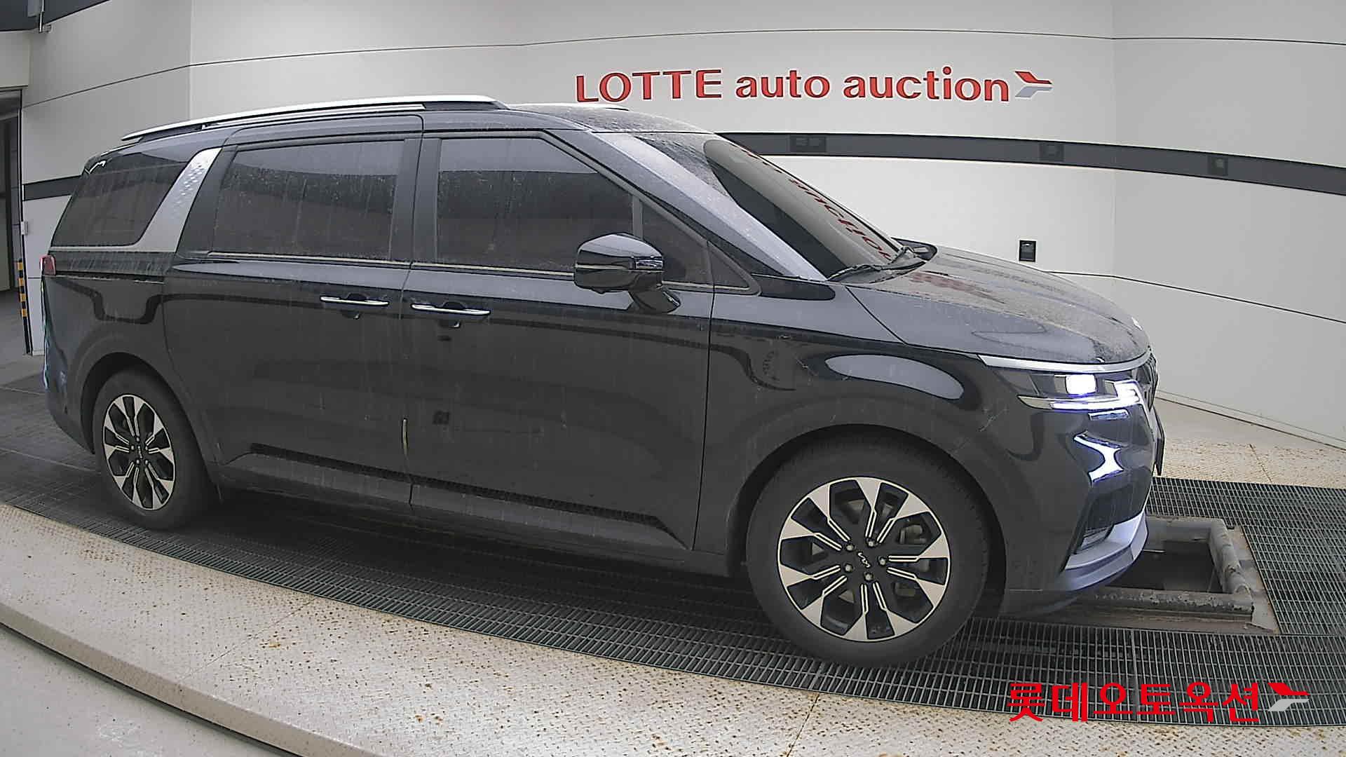 Kia Carnival id 3633663 из Кореи 17