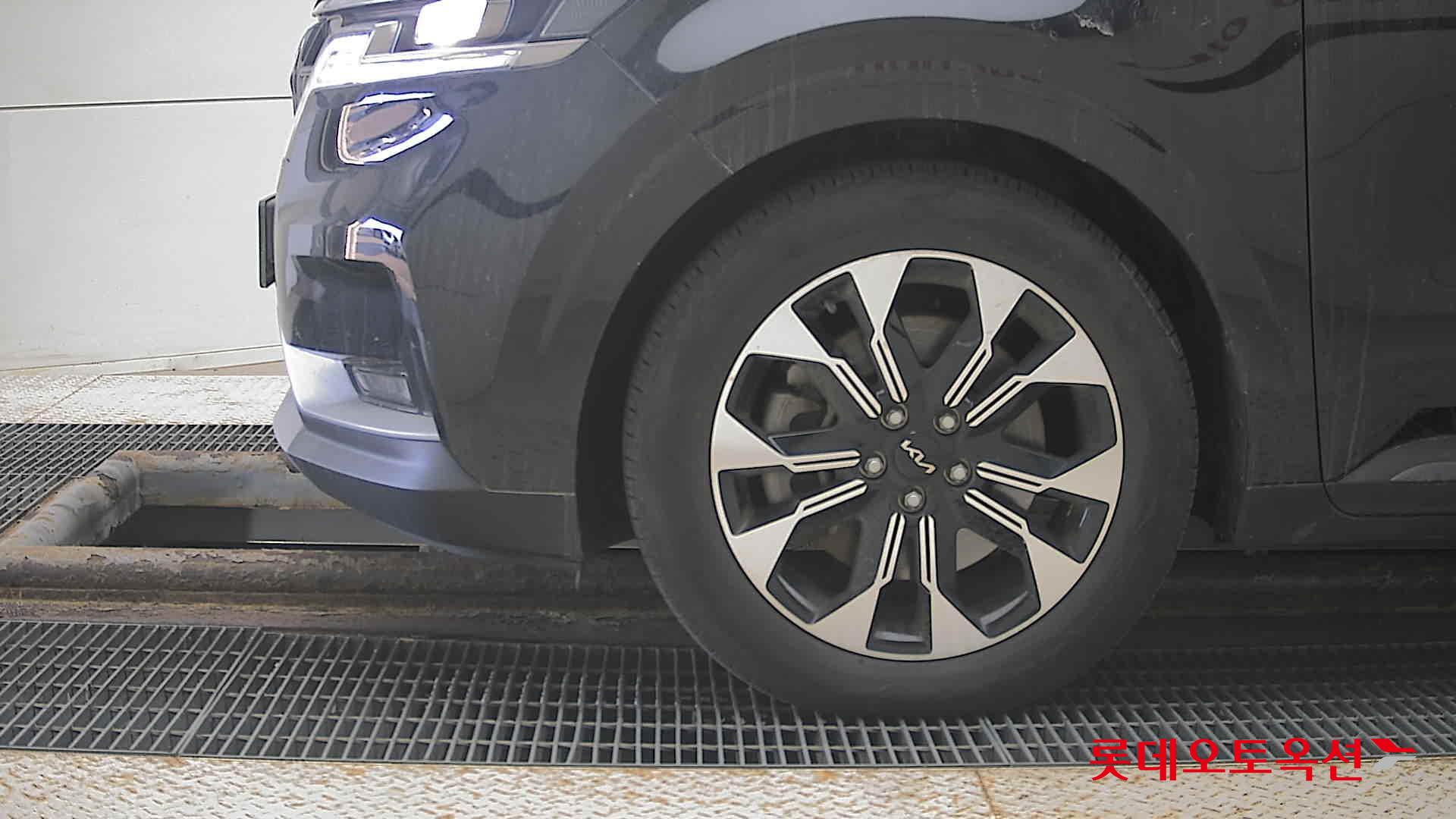 Kia Carnival id 3633663 из Кореи 21