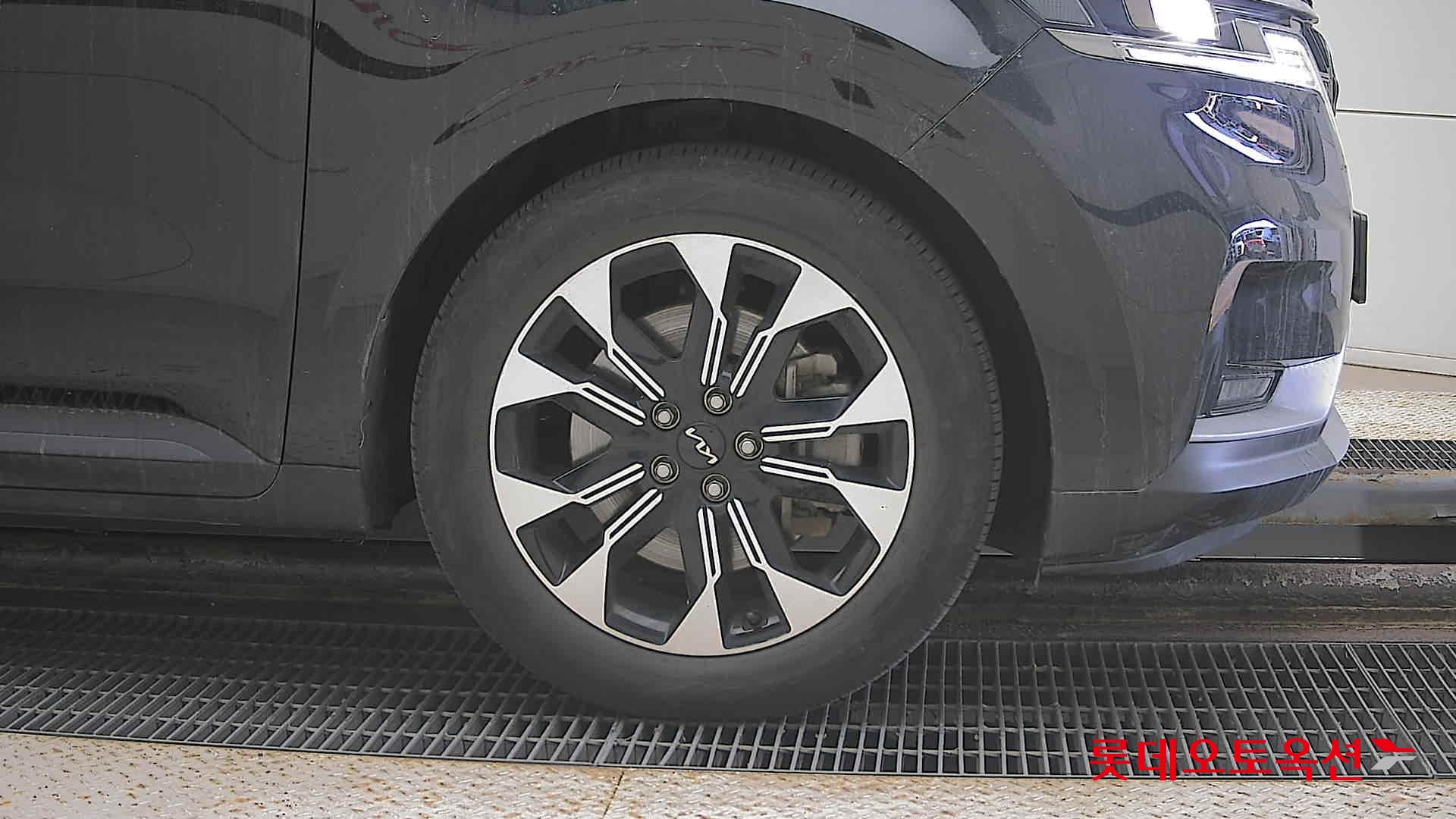 Kia Carnival id 3633663 из Кореи 23