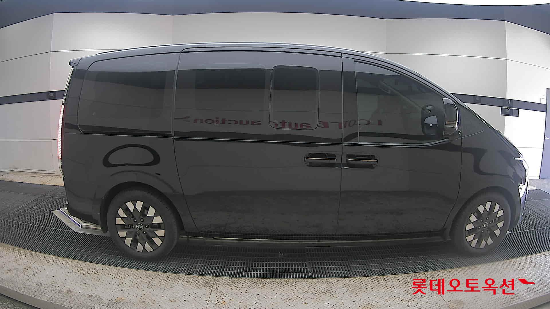 2022 - hyundai staria