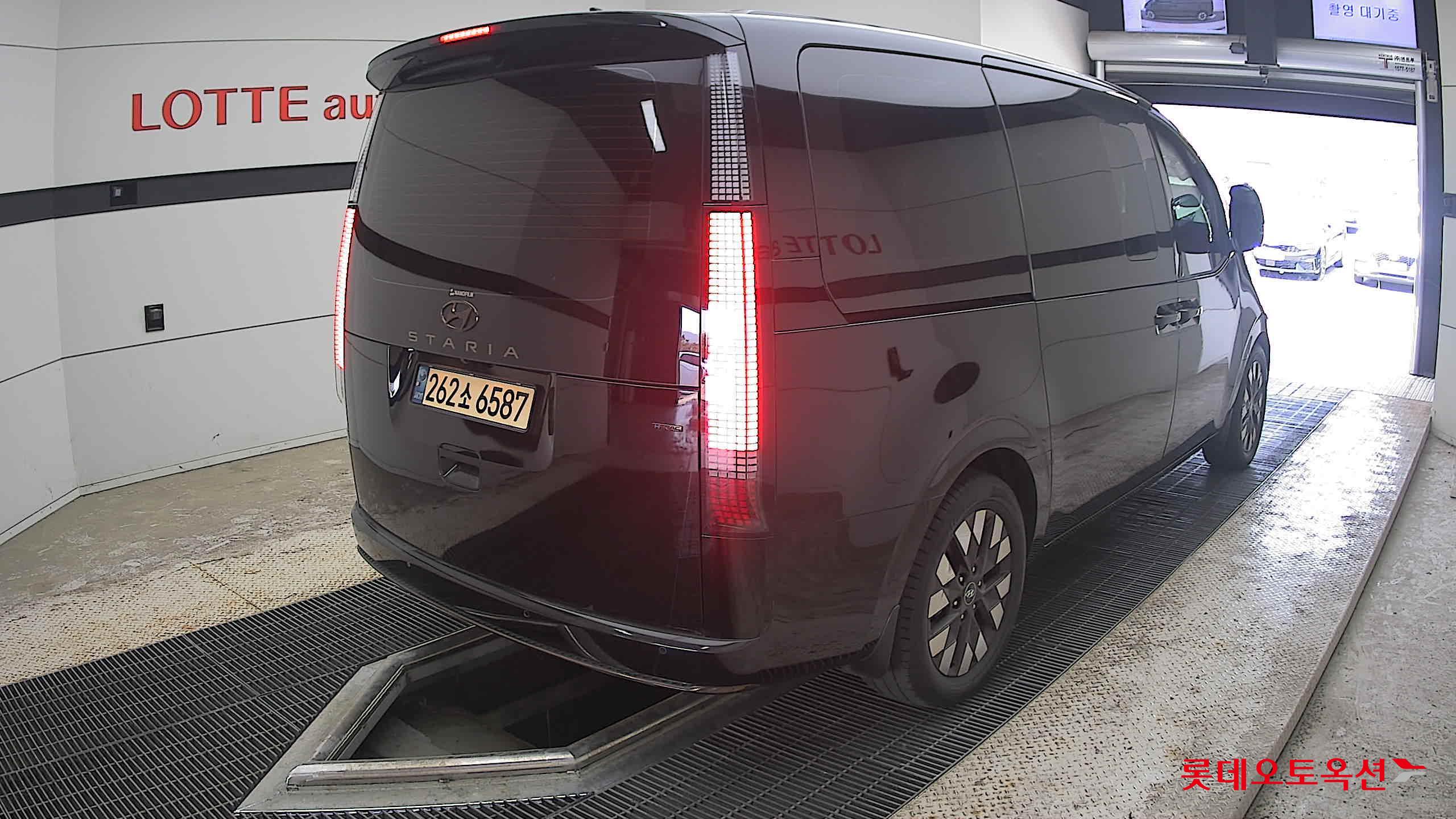 2022 - hyundai staria