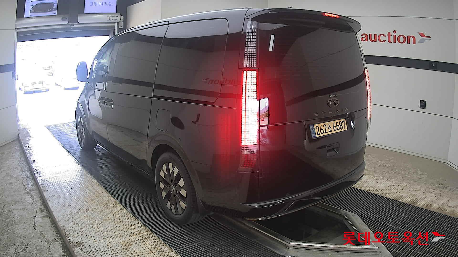 2022 - hyundai staria