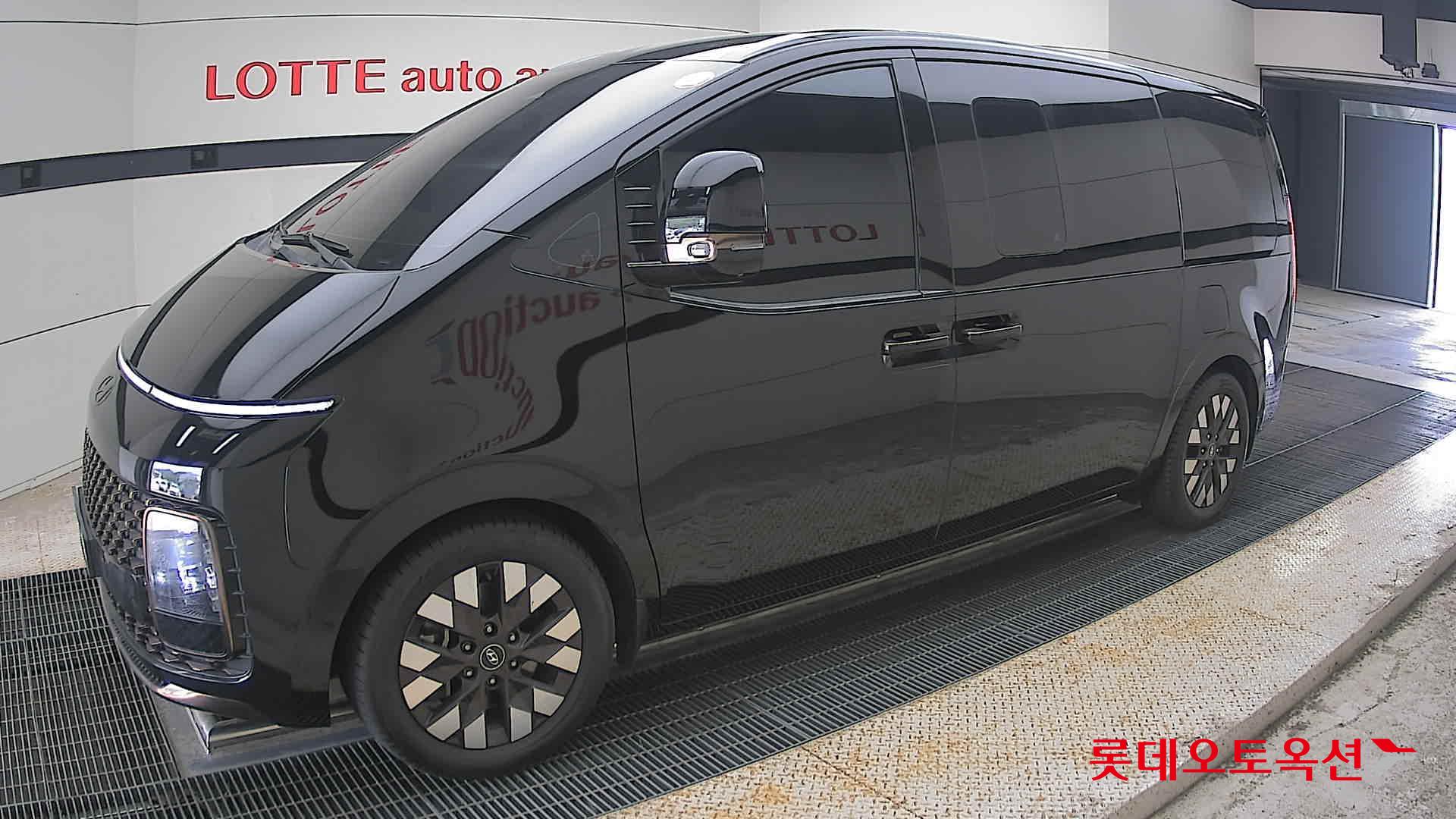 2022 - hyundai staria