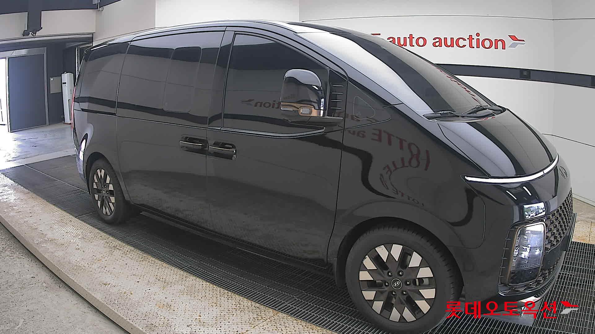 2022 - hyundai staria