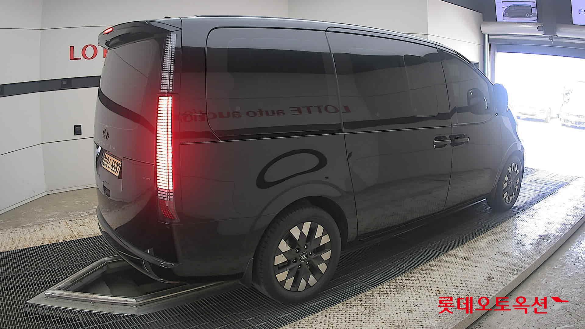 2022 - hyundai staria