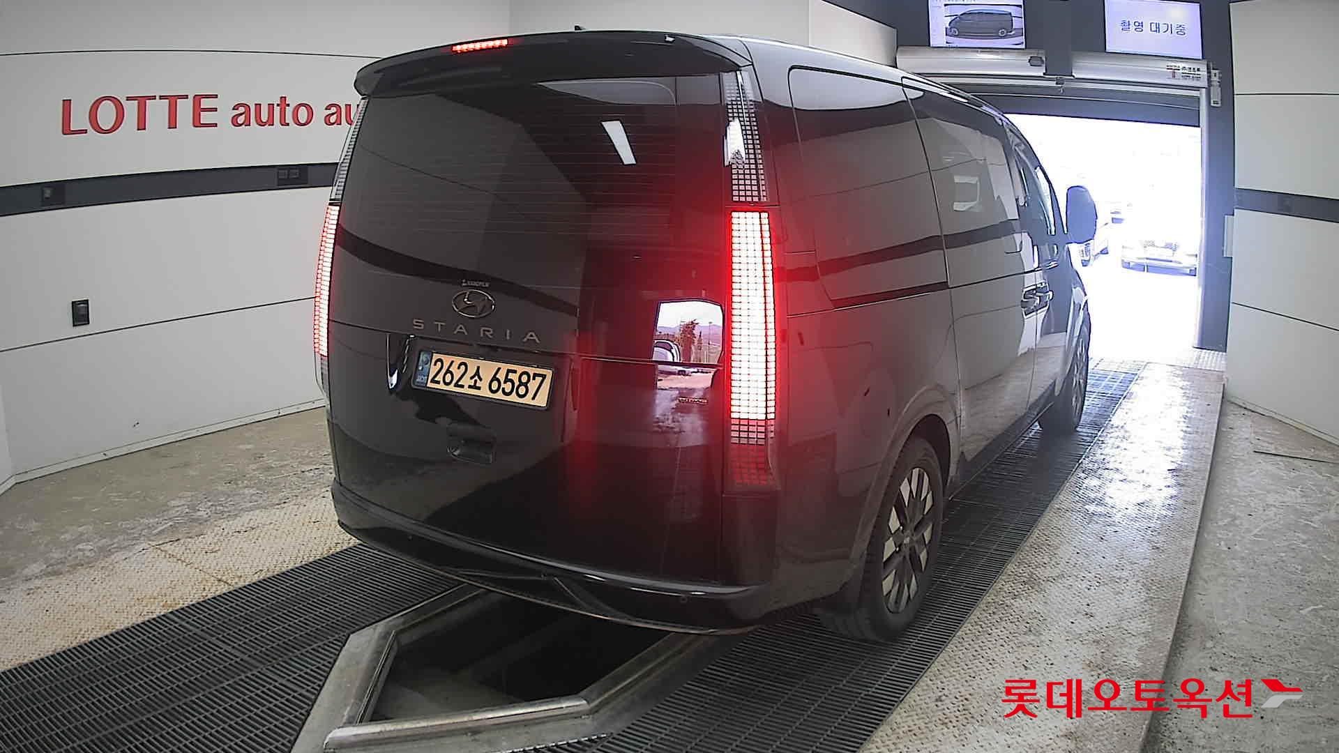 2022 - hyundai staria