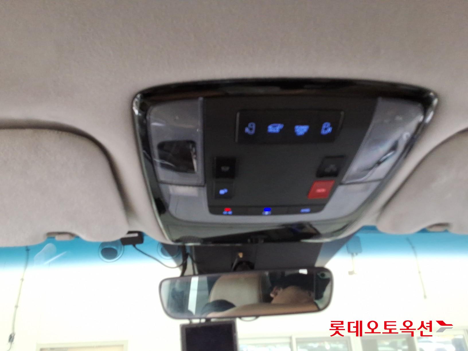 2022 - hyundai staria