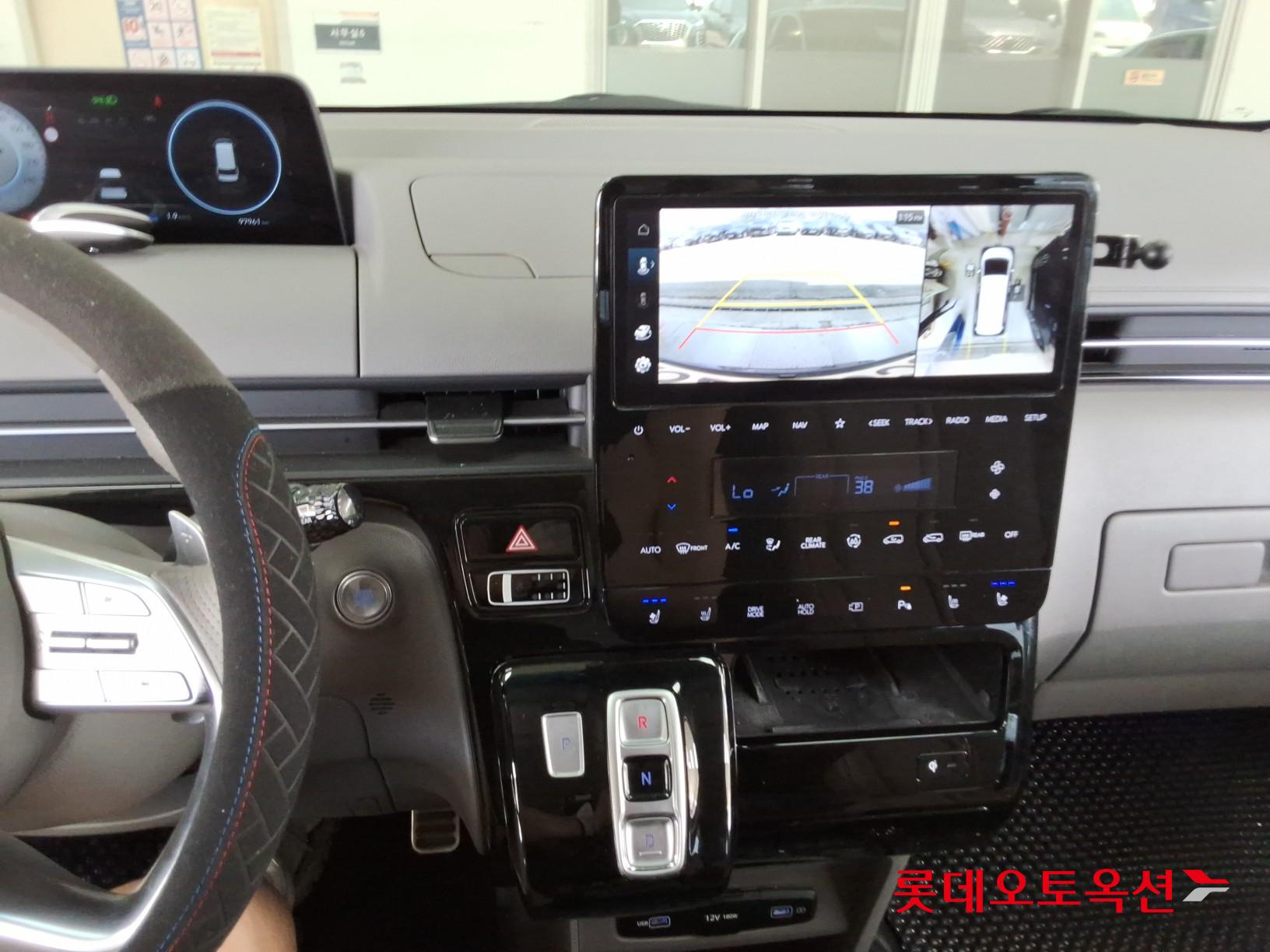 2022 - hyundai staria