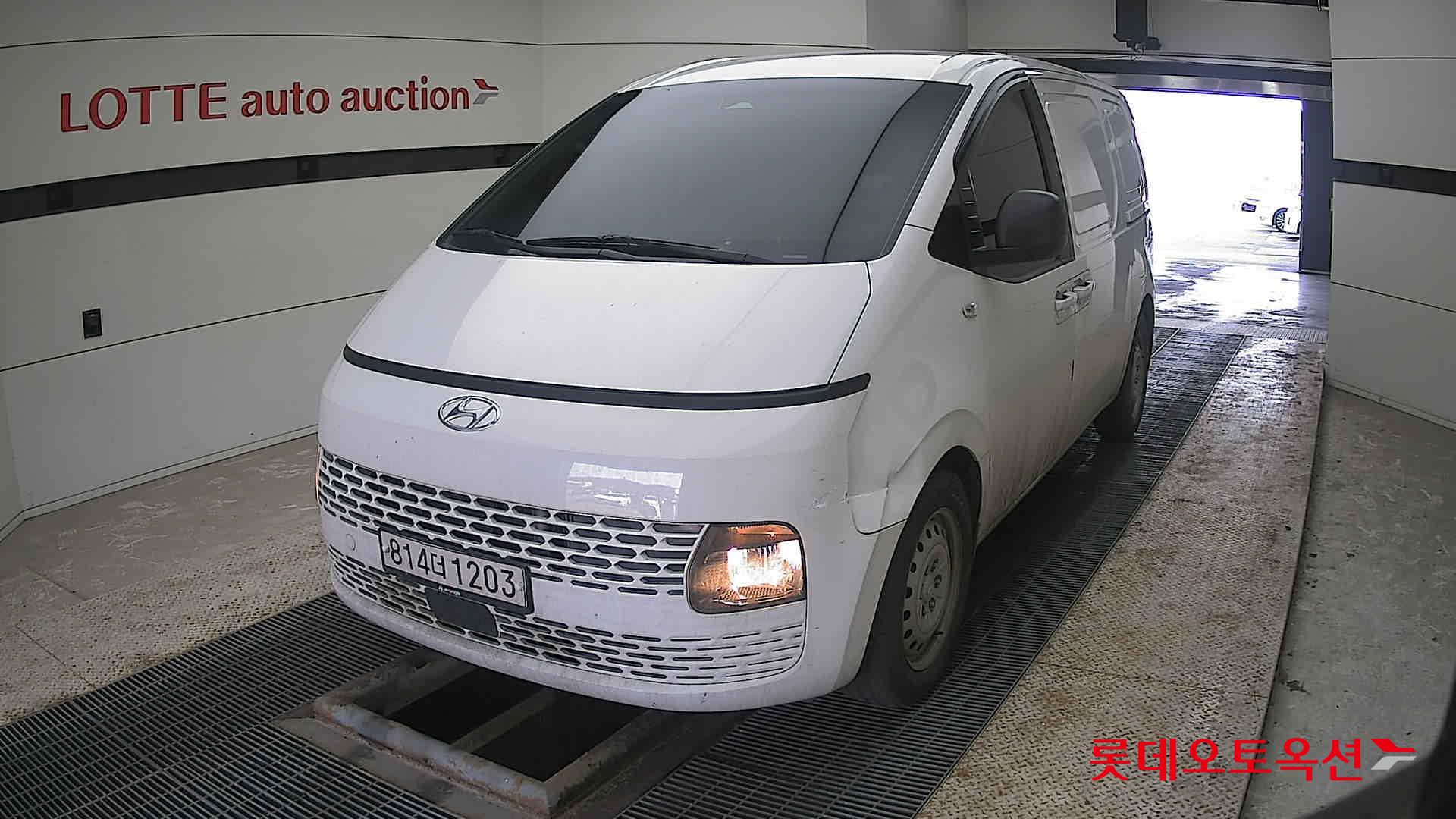 هيونداي ستاريا 2023 - صورة 10