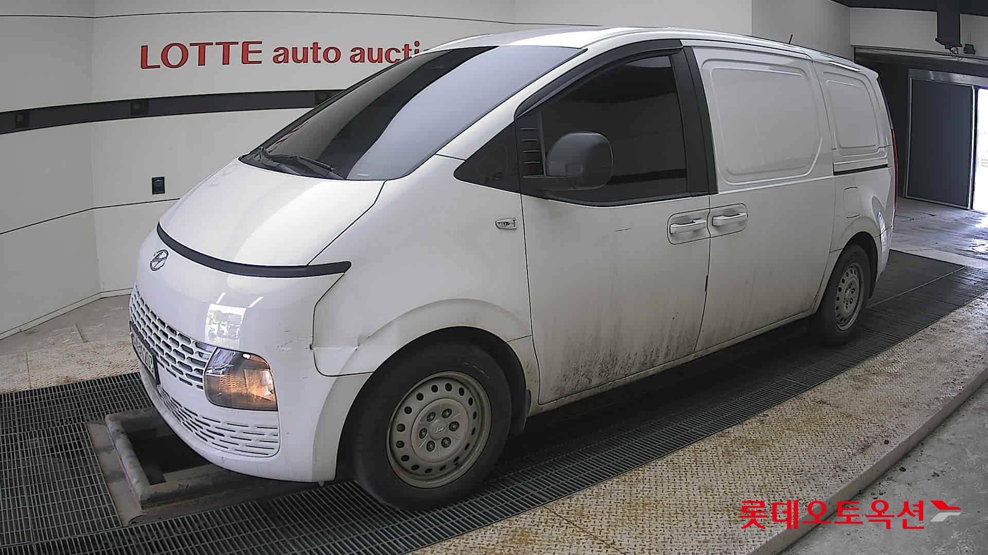 هيونداي ستاريا 2023 - صورة 11