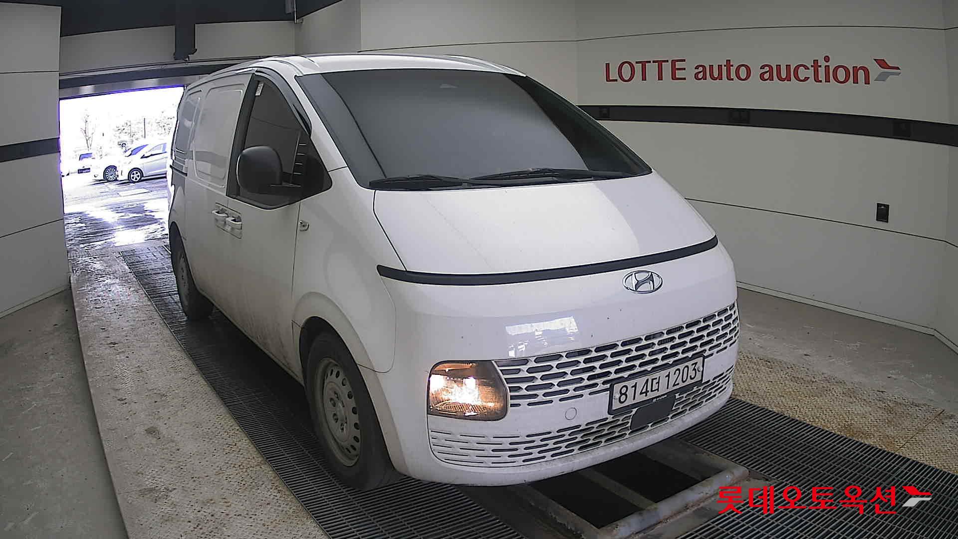 هيونداي ستاريا 2023 - صورة 24