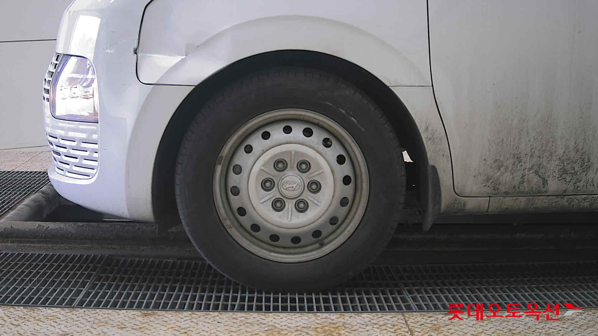 هيونداي ستاريا 2023 - صورة 25