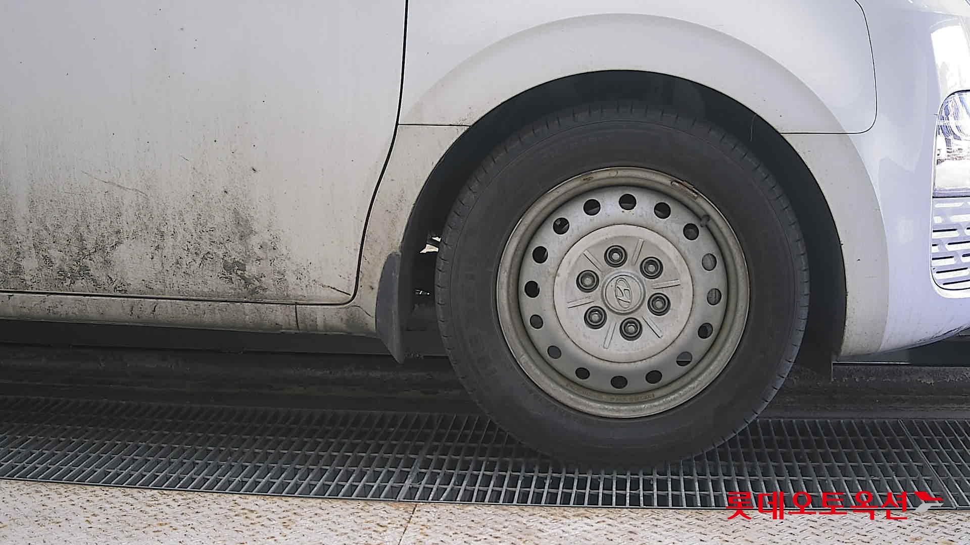 هيونداي ستاريا 2023 - صورة 27