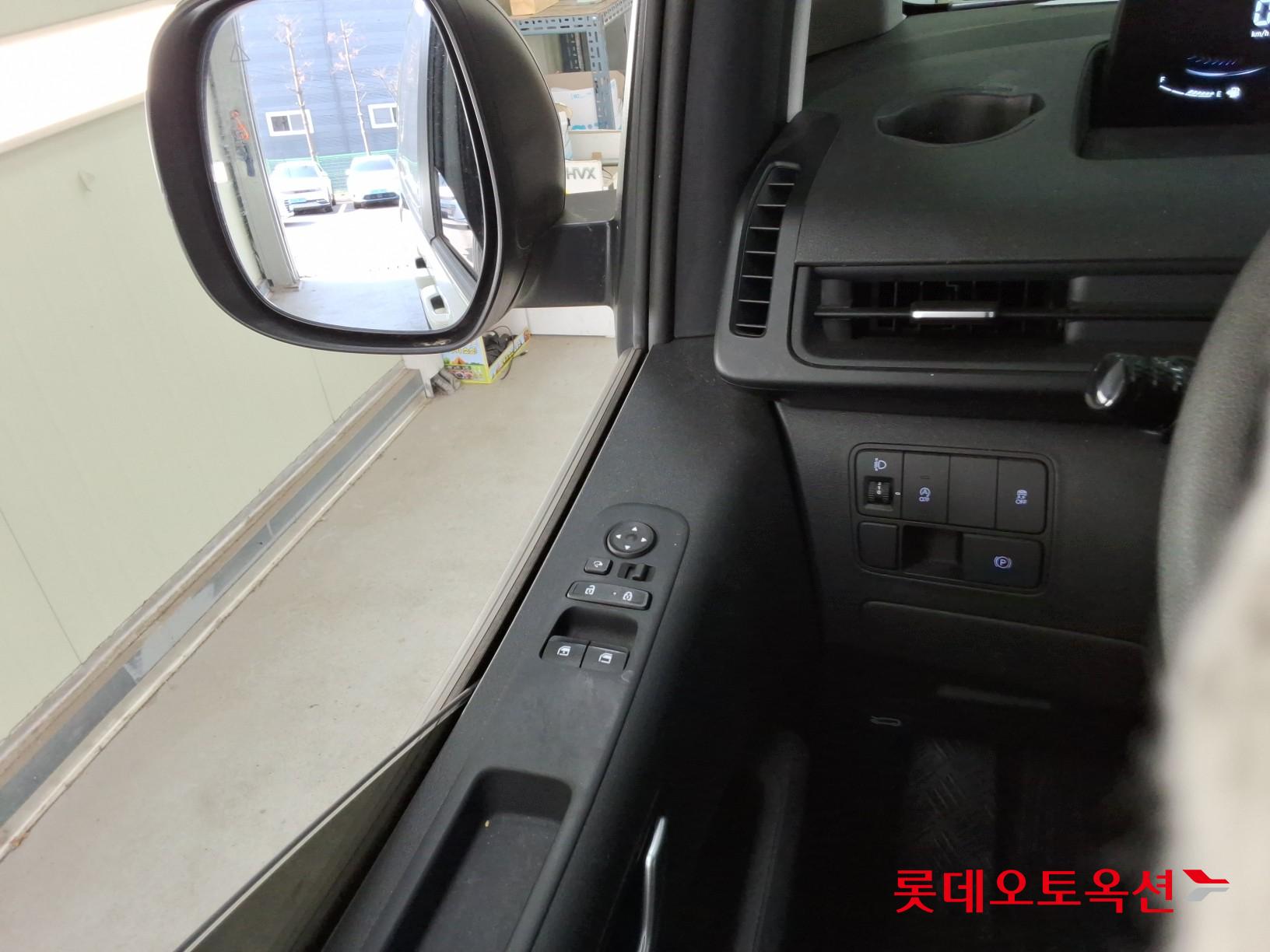 هيونداي ستاريا 2023 - صورة 29